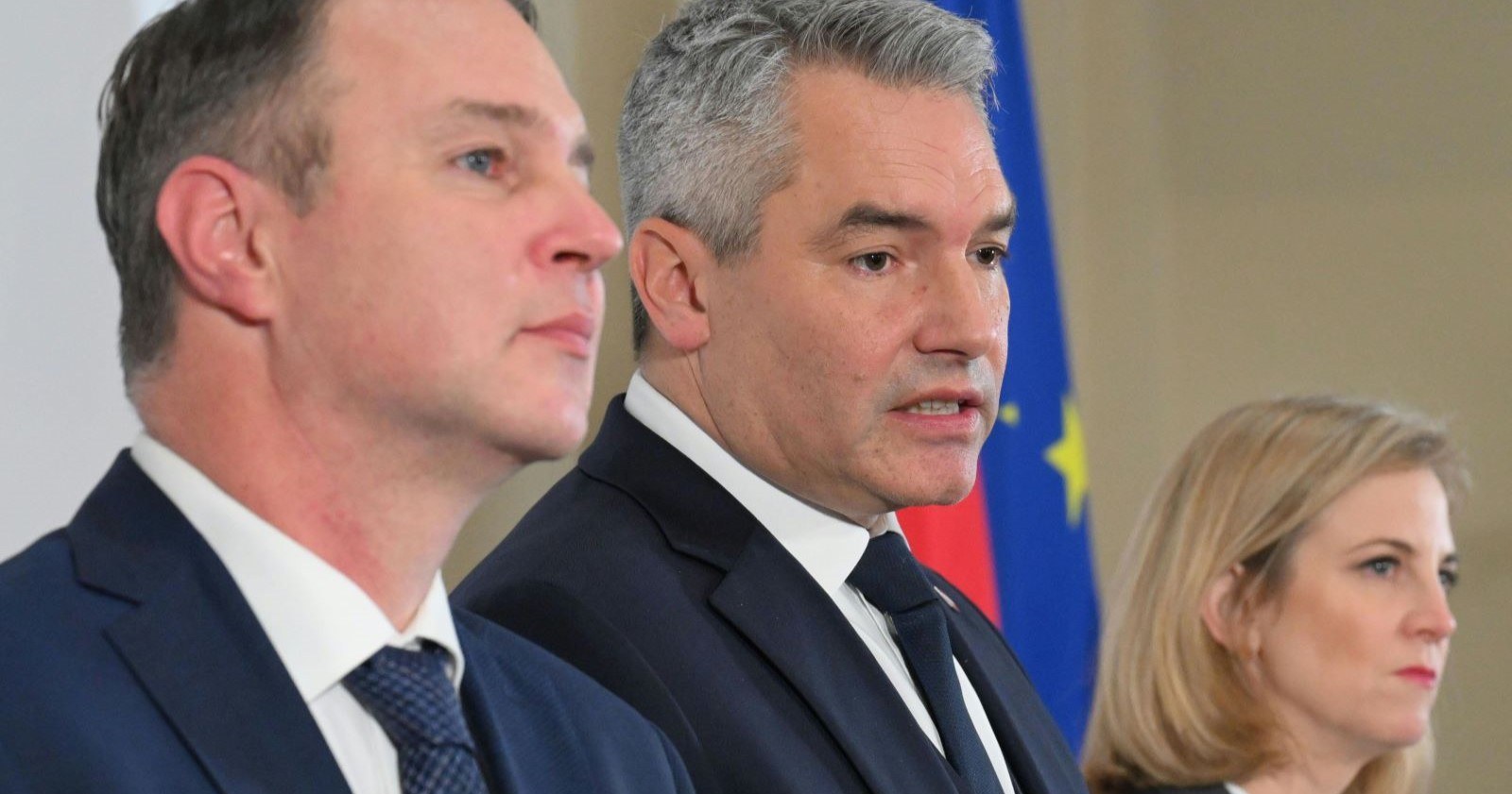 Parteivorsitzender Andreas Babler (SPÖ), ÖVP-Chef Karl Nehammer und NEOS-Parteichefin Beate Meinl-Reisinger am Dienstag, 17. Dezember 2024, anl. der Koalitionsverhandlungen zwischen ÖVP, SPÖ und NEOS im Palais Epstein in Wien.