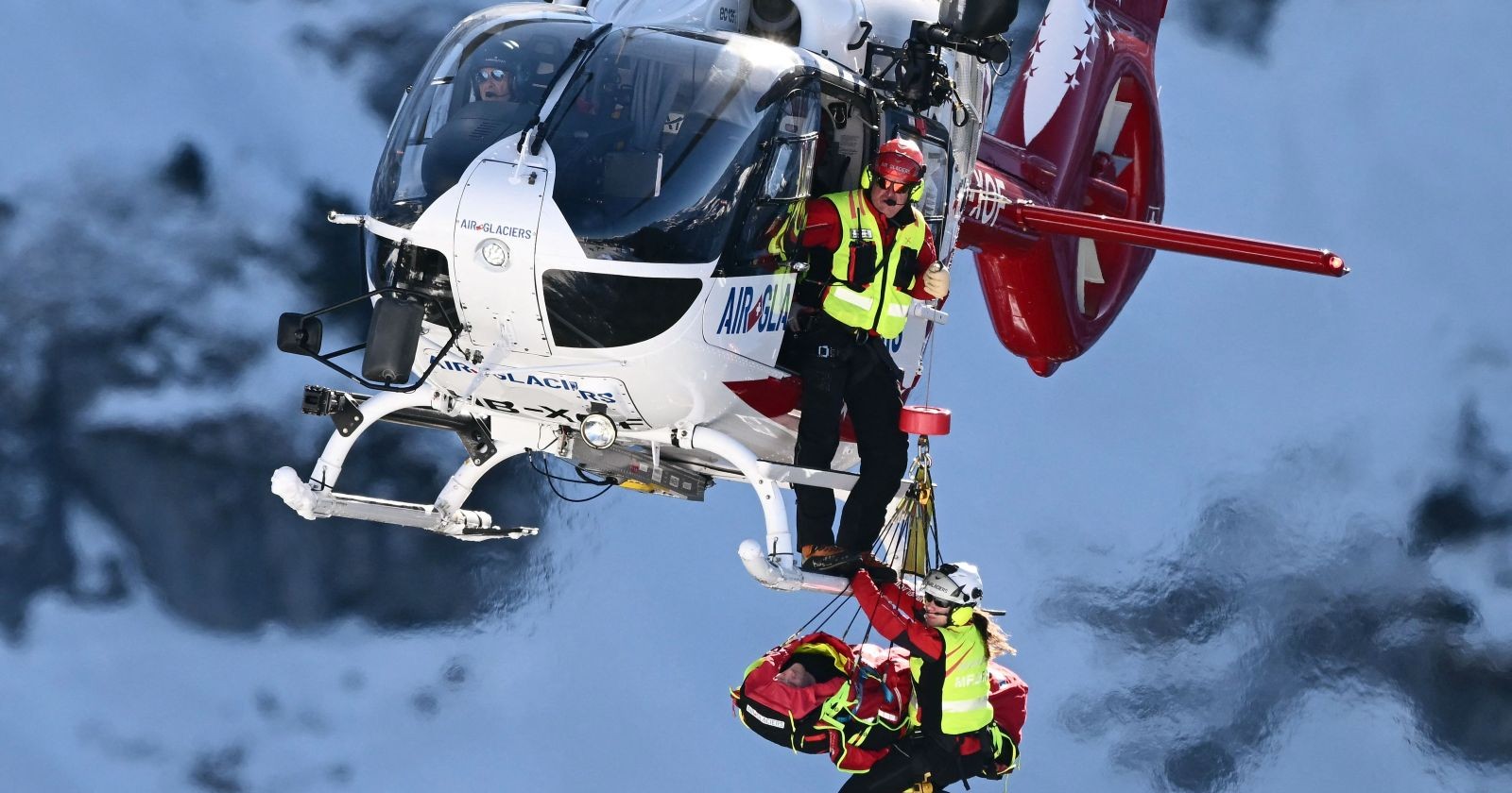 Blaise Giezendanner wird abtransportiert