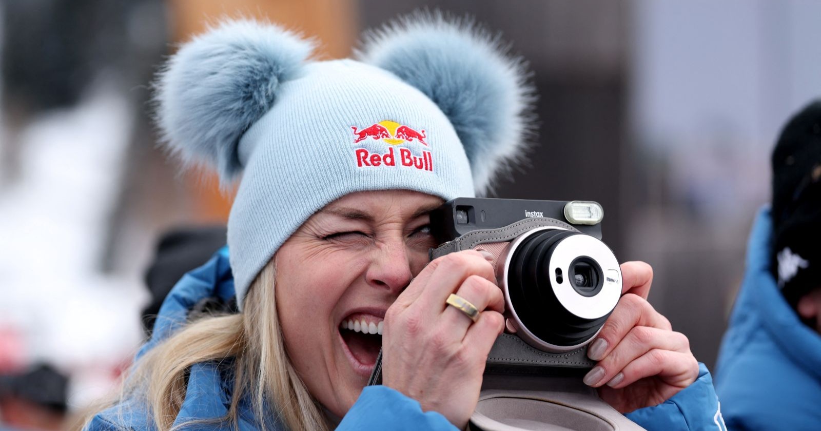 Lindsey Vonn mit einer Kamera