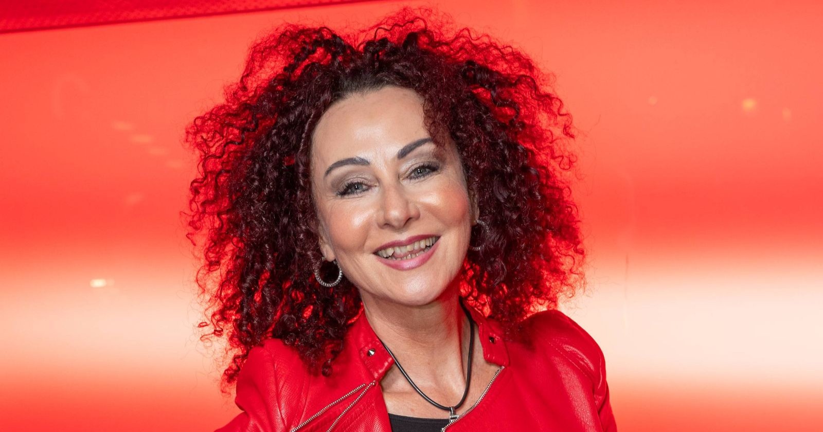 "Mausi" Lugner lächelt in die Kamera