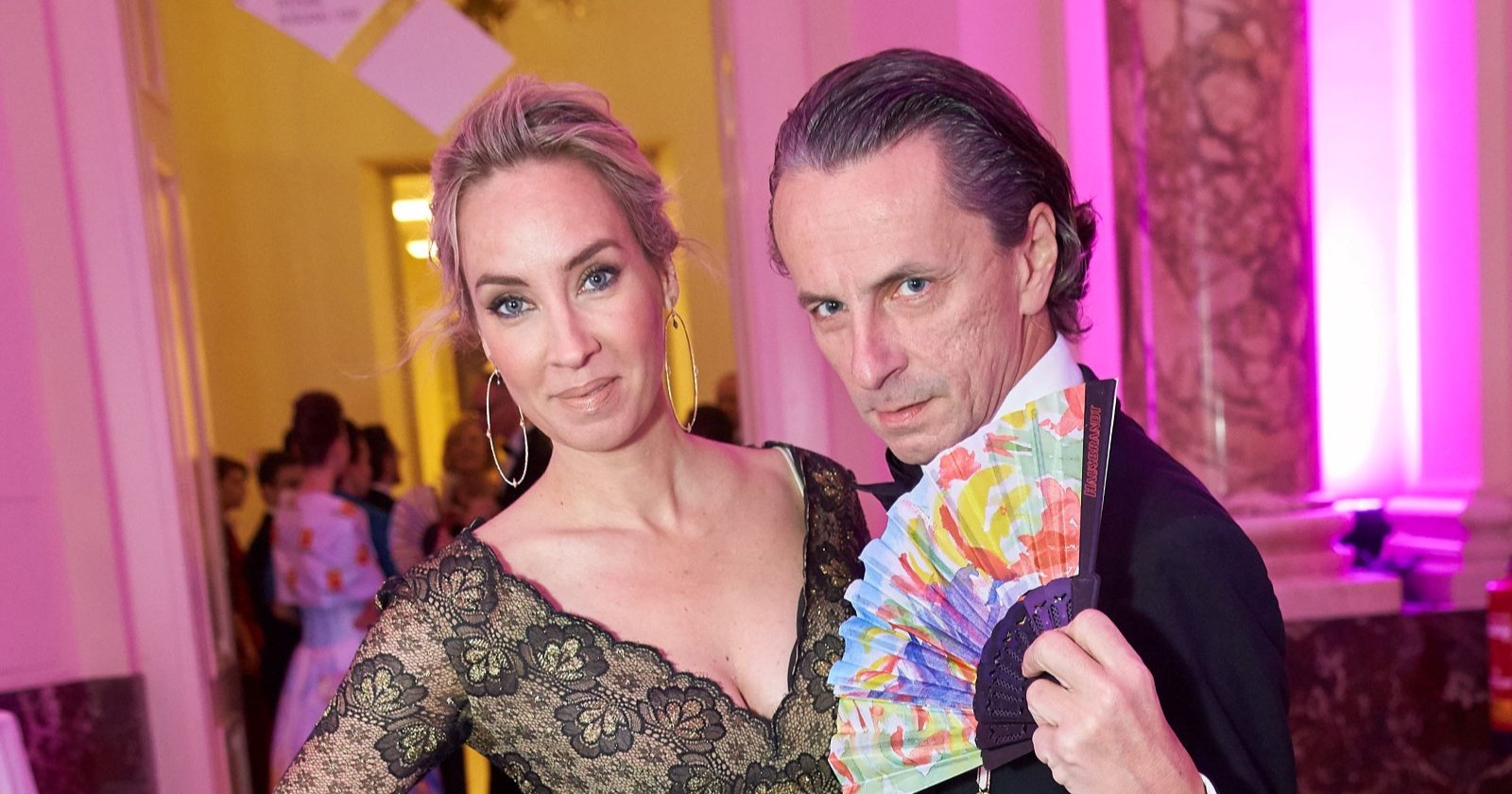 Nadja Bernhard und Christian Rainer posieren zusammen