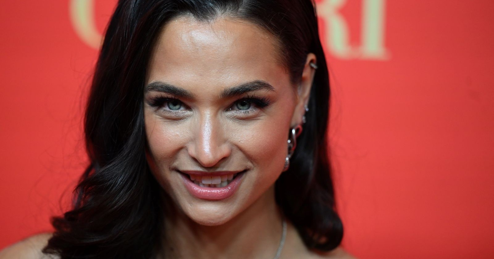 Amira Aly lächelt