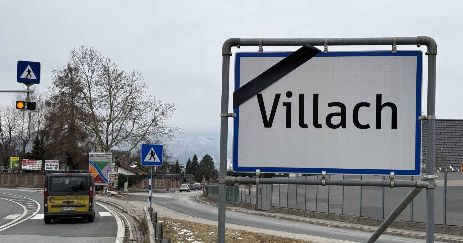 Ortseinfahrt in Villach