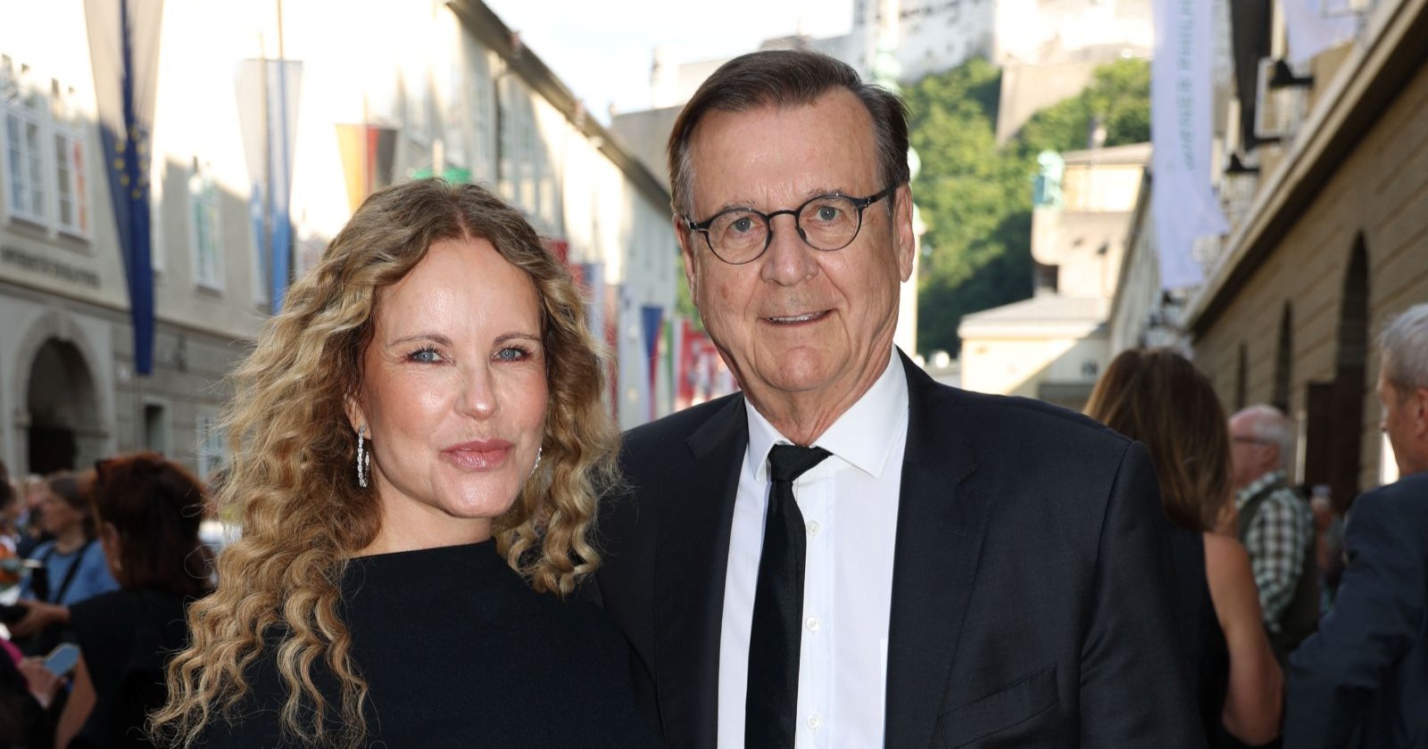 Katja Burkard und Hans Mahr posieren zusammen