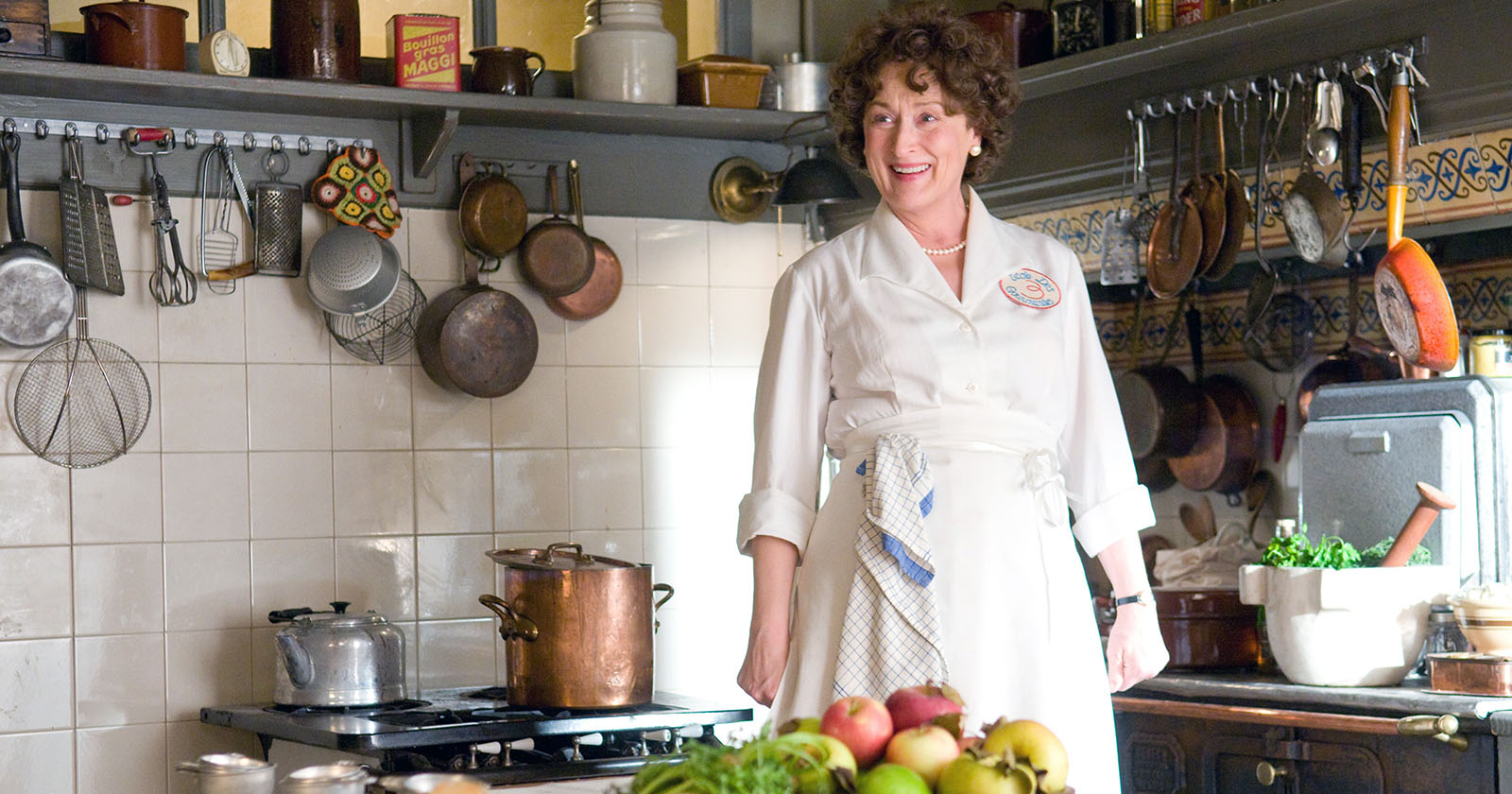 Meryl Streep in Julie &amp; Julia | Credit: Ronald Grant Archive / Mary Evans / picturedesk.com