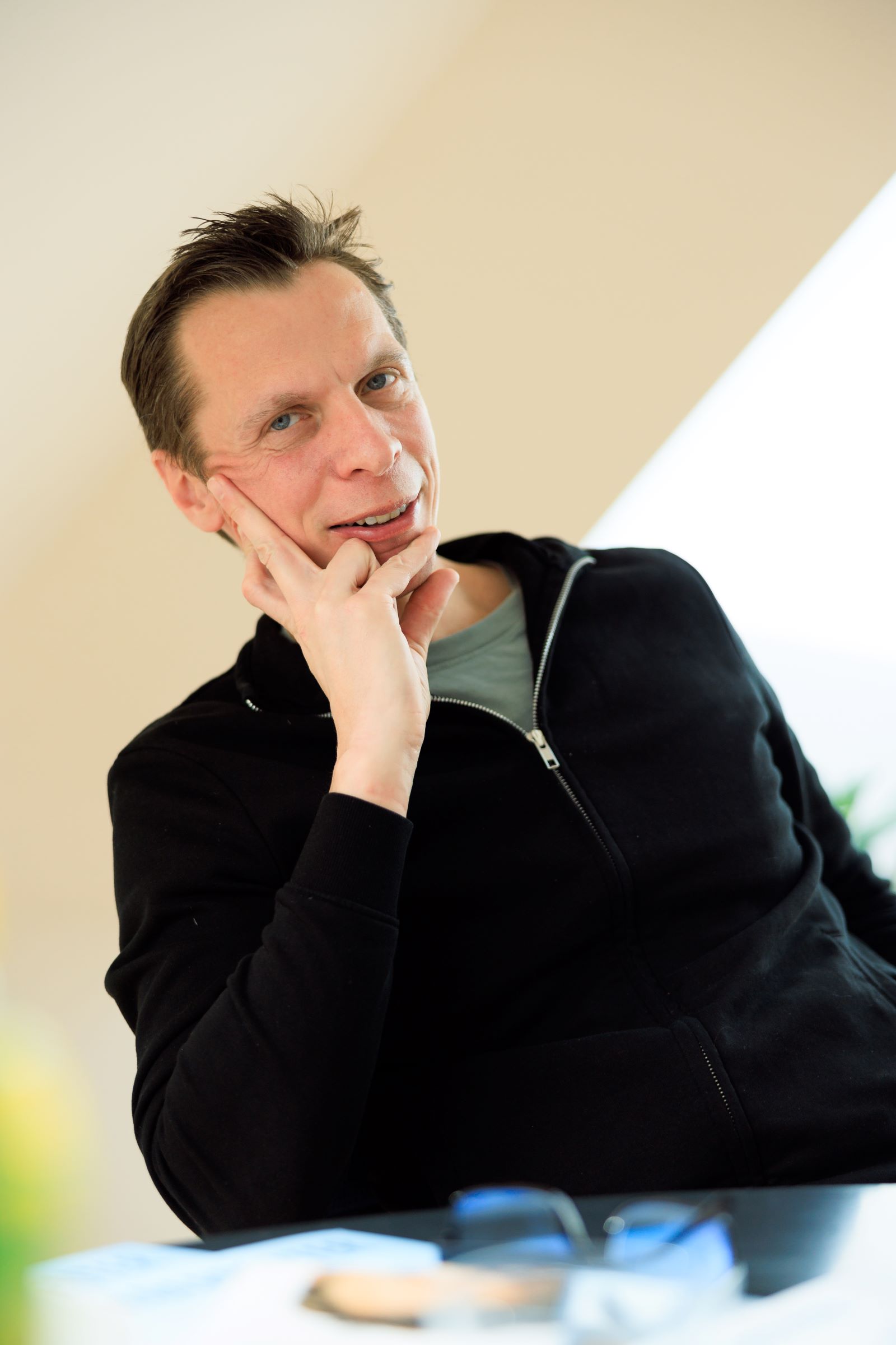 Klaus Eckel spricht über sein neues Buch "In meinem Kopf möchte ich nicht wohnen".