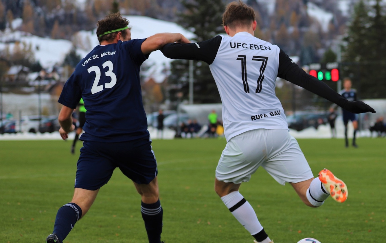 Amateurfußballer in der Wintervorbereitung.