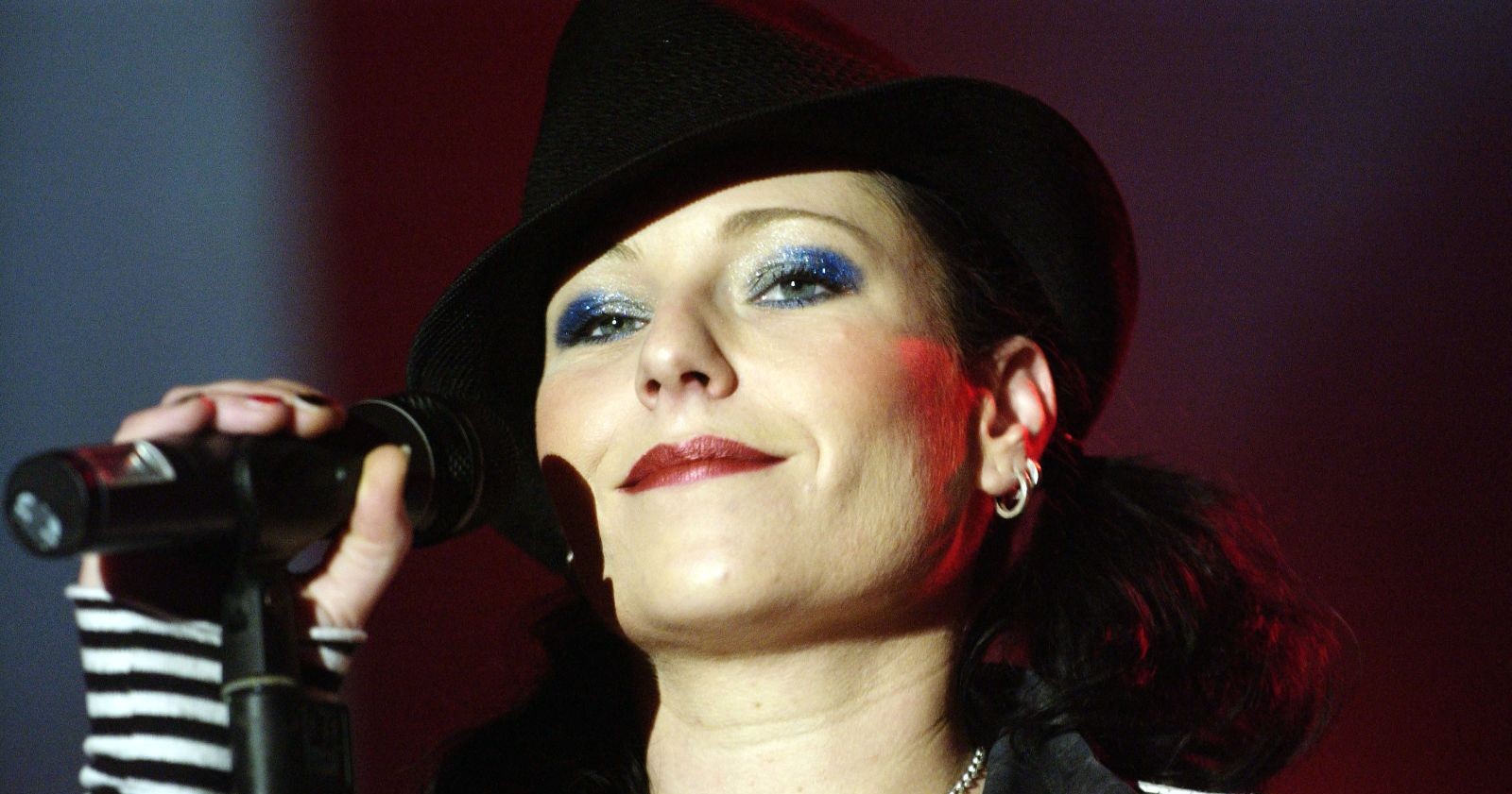 SÄNGERIN ANNA ROSENBAUM VON "ROSENSTOLZ" BEI EINEM KONZERT IN DER AUSVERKAUFTEN ERFURTER THÜRINGENHALLE