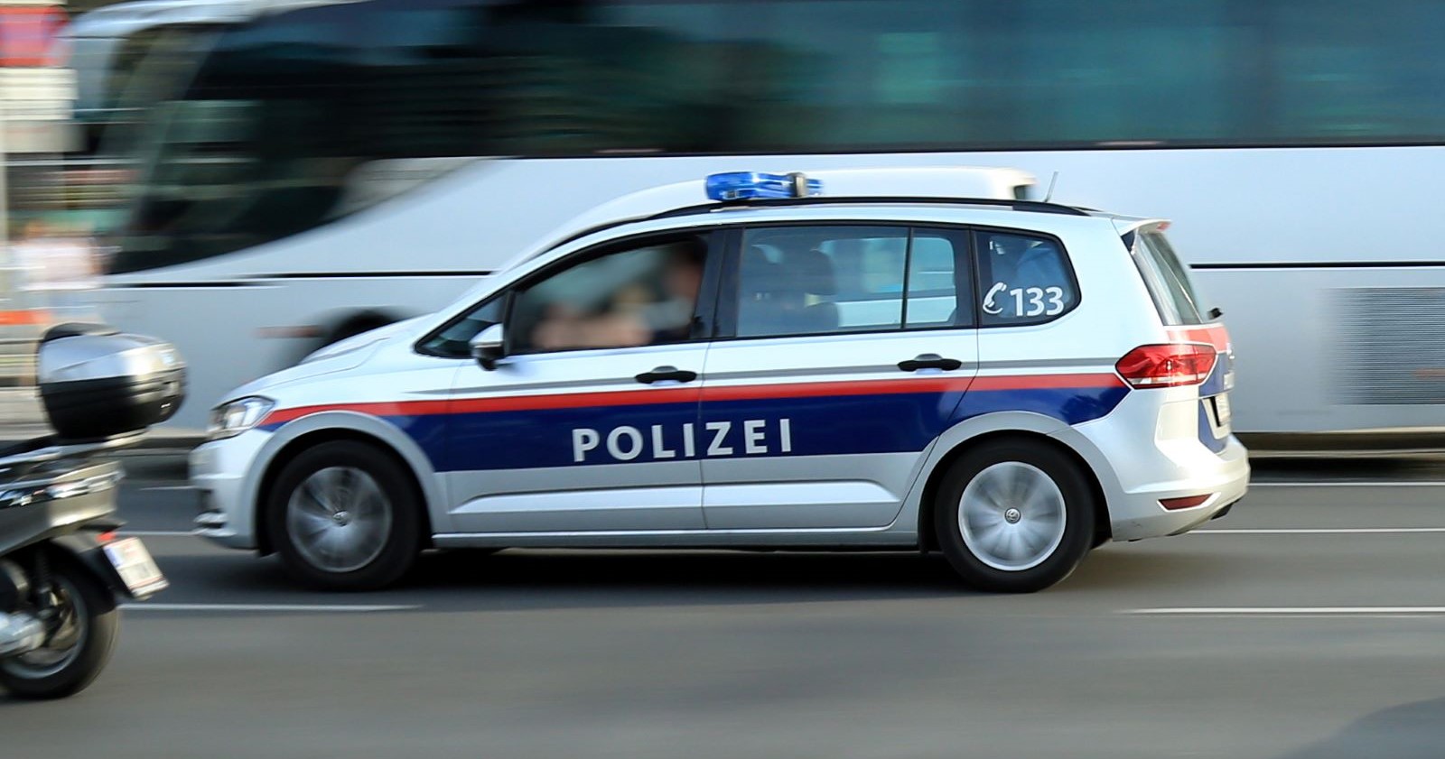 Polizeiwagen im Einsatz.