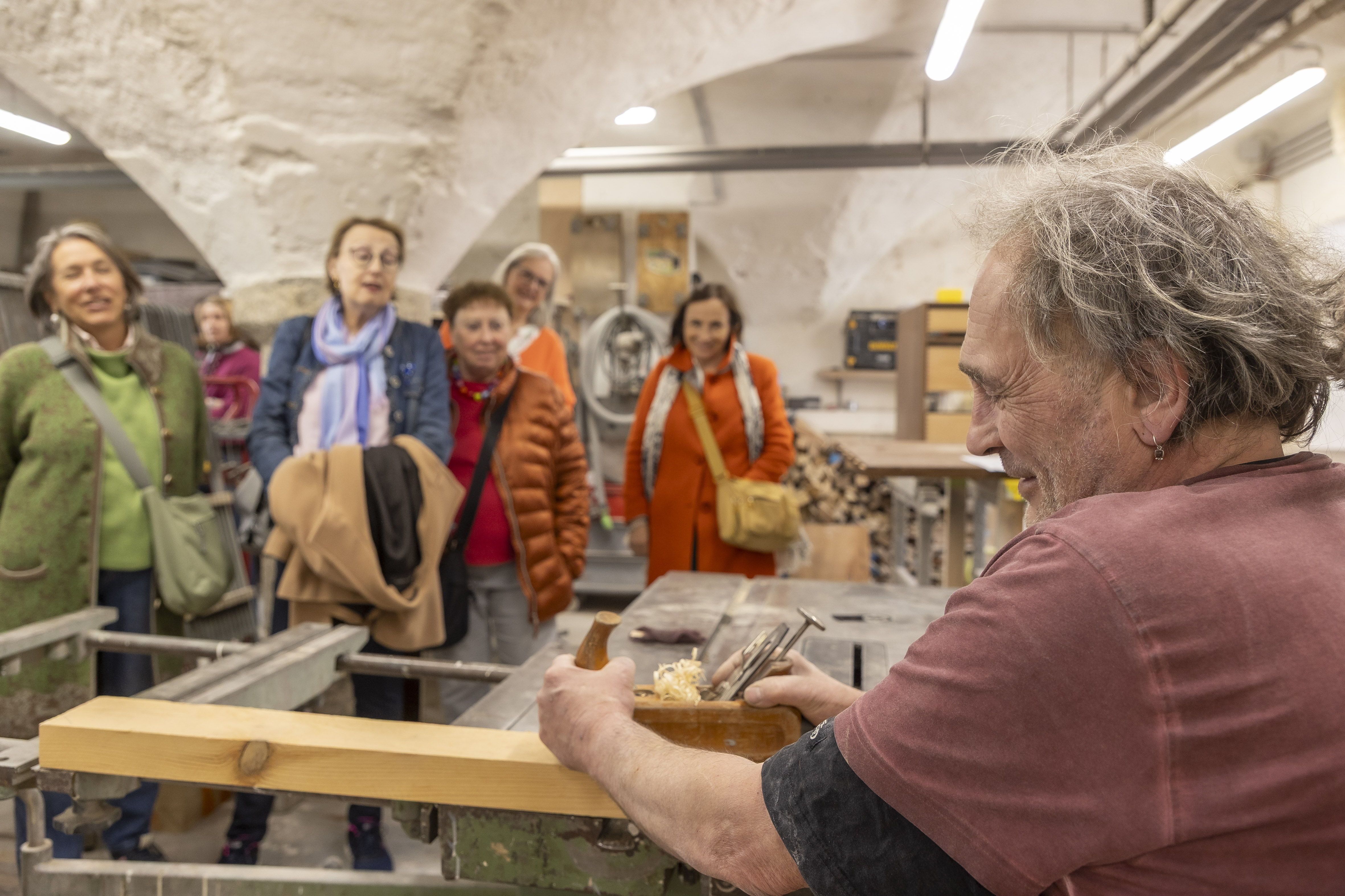 In der Tischlerei Pabinger gab Harald Pabinger Einblicke.
