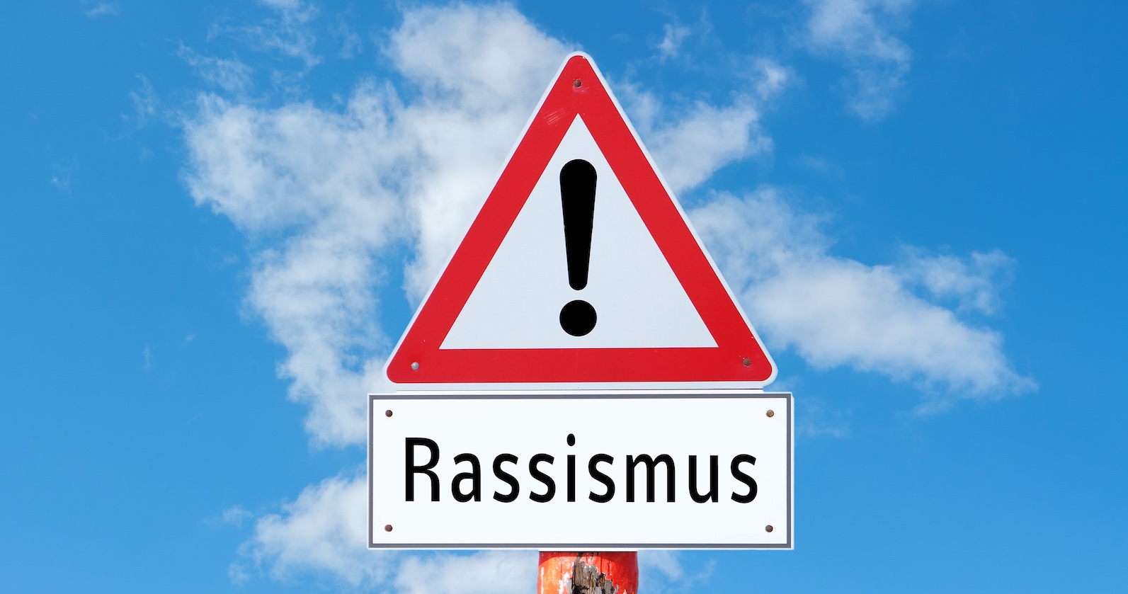 Nach rassistischen Beschimpfungen gegen Musa Dieng setzte der ASKÖ Ebensee mit dem Spielabbruch ein klares Zeichen.