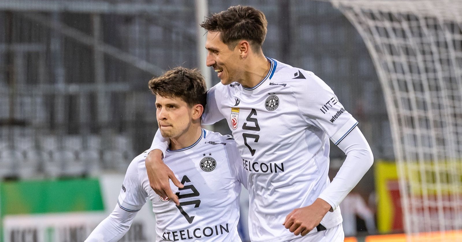 Tin Plavotic (FK Austria Wien) // Dominik Fitz (FK Austria Wien) feiert seinen Treffer zum 0:1 nach einem Elfmeter