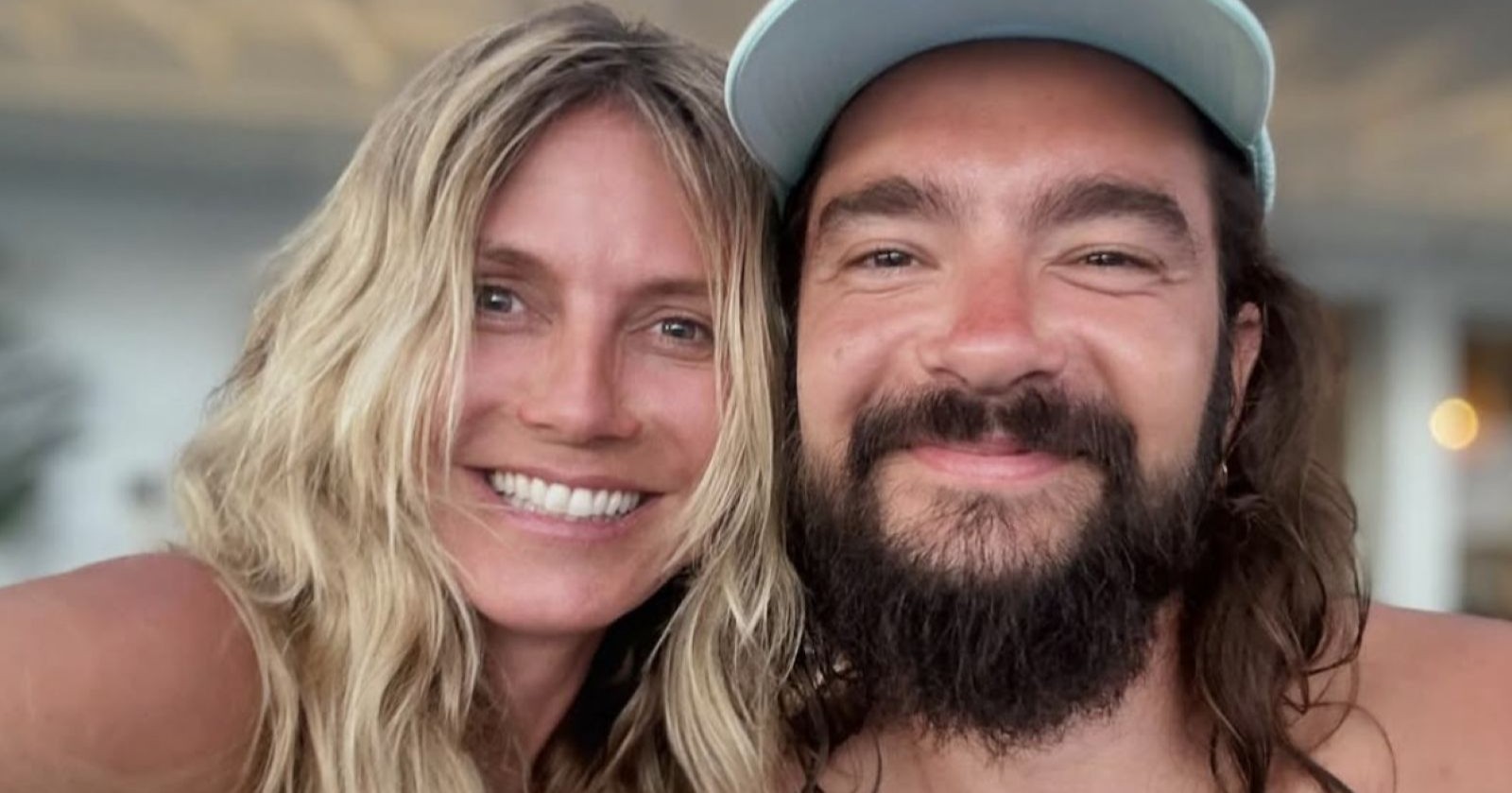 Heidi Klum und Tom Kaulitz lächeln