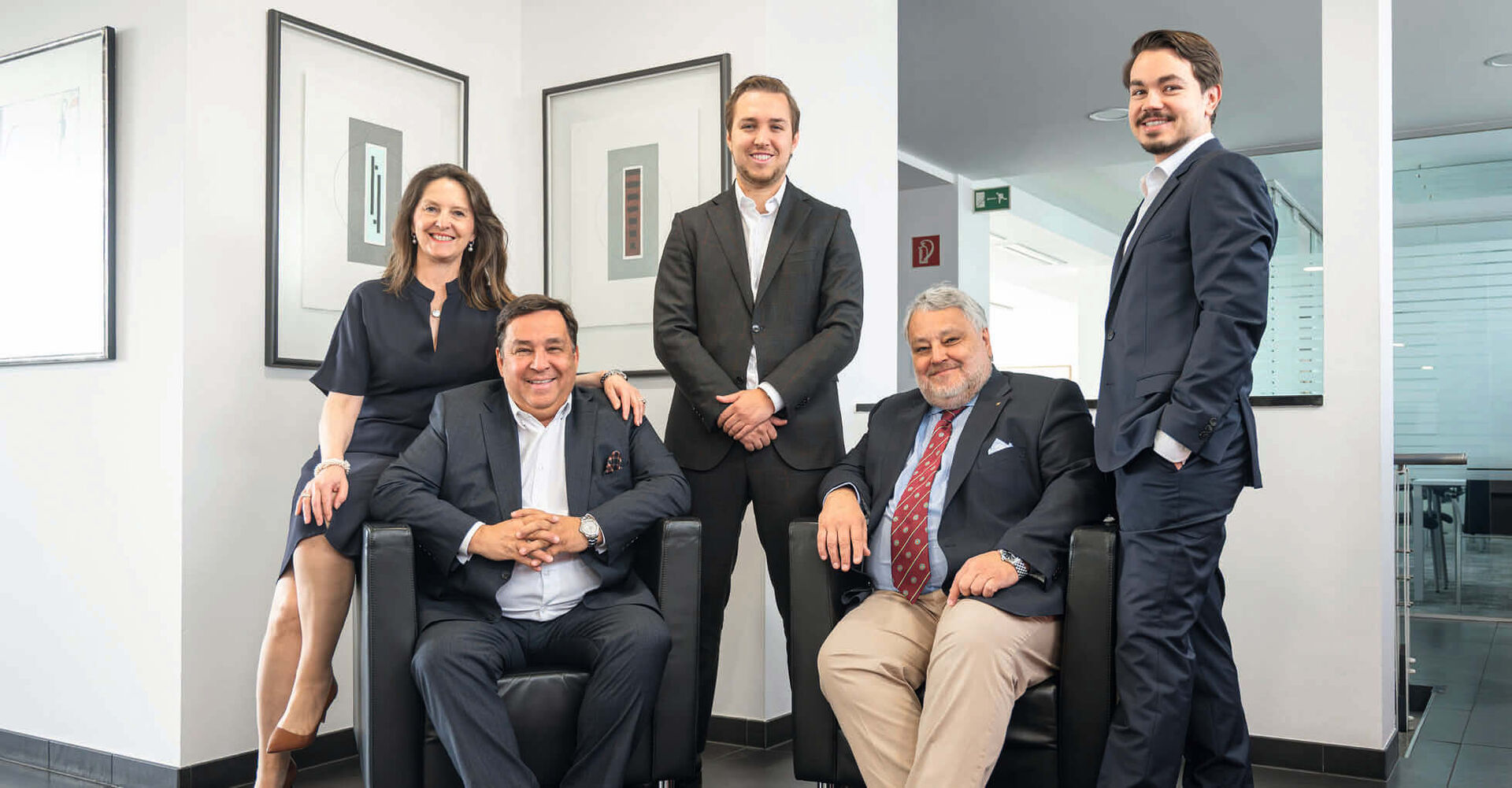 Isabella Herbsthofer, ihr Mann Gunther und sein Bruder Volker Herbsthofer sowie Gunther jun. und Gerold Herbsthofer (stehend).