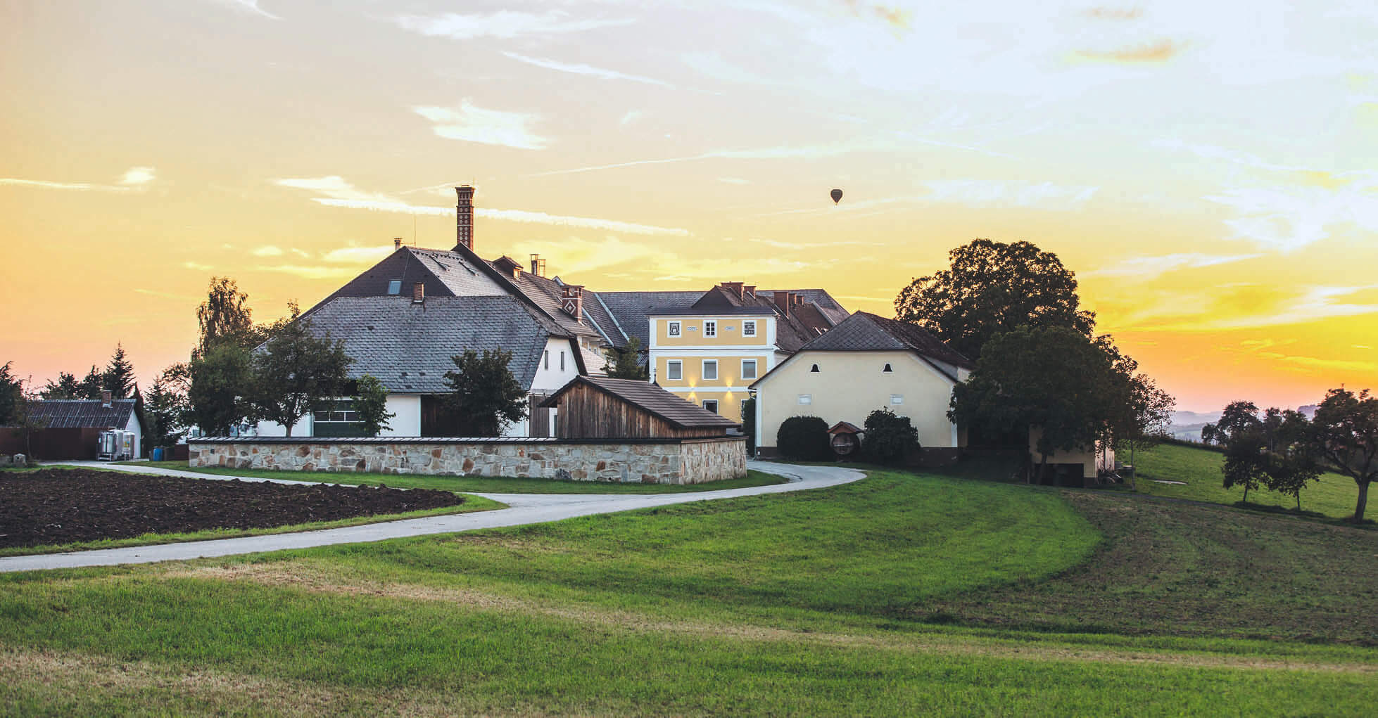 Der hohe Stammkundenanteil der 576 Jahre alten Hofstettner Brauerei  ermöglicht eine Entkopplung vom dominanten Handel und vom Massenmarkt.