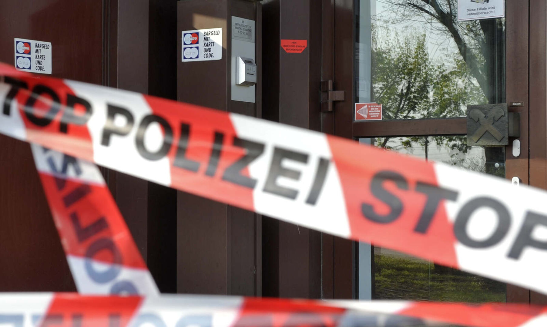 Absperrband mit der Aufschrift "Polizei"