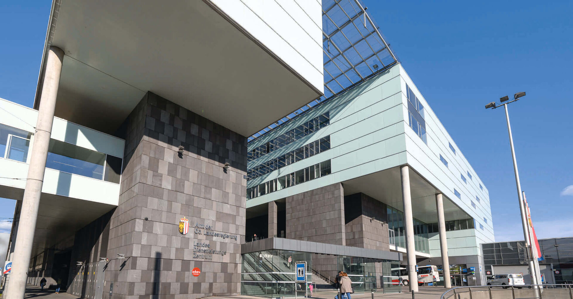 Seit fast 20 Jahren steht das Landesdienstleistungszentrum (LDZ) beim Bahnhof in Linz im Zentrum der Prüfungen des Landesrechnungshofs.