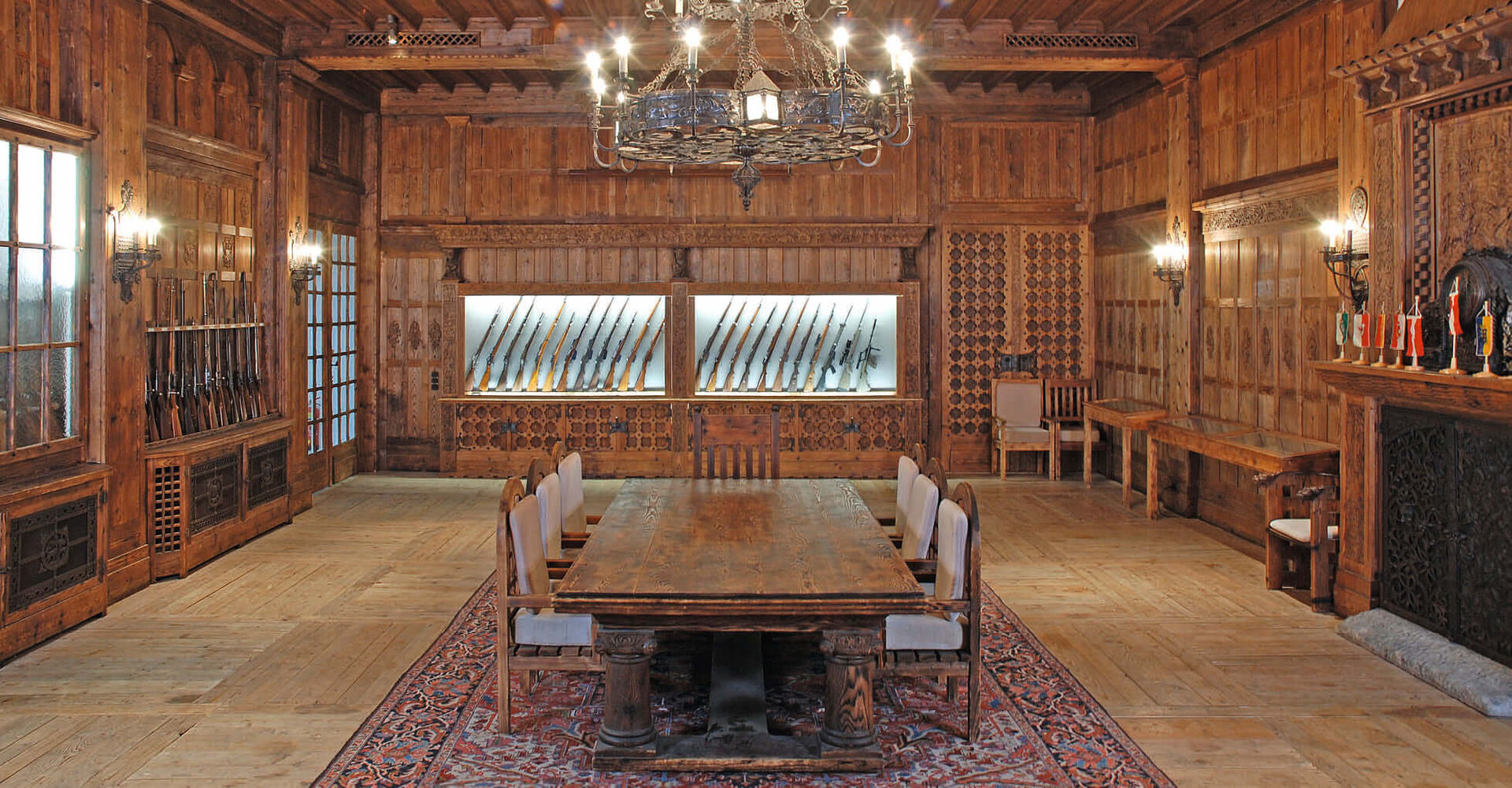 Der historische Waffensaal von Steyr Arms stammt aus dem Jahr 1915.