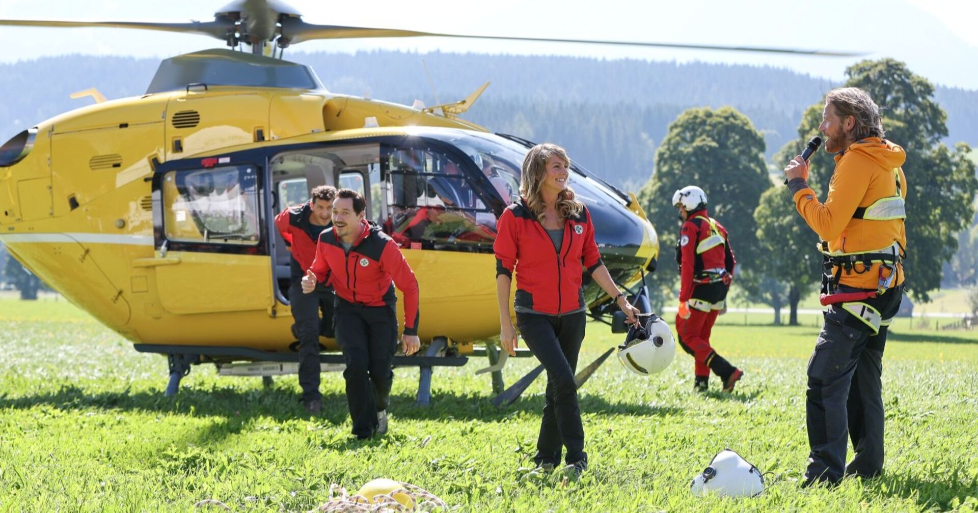 Bergretter-Schauspieler am Set