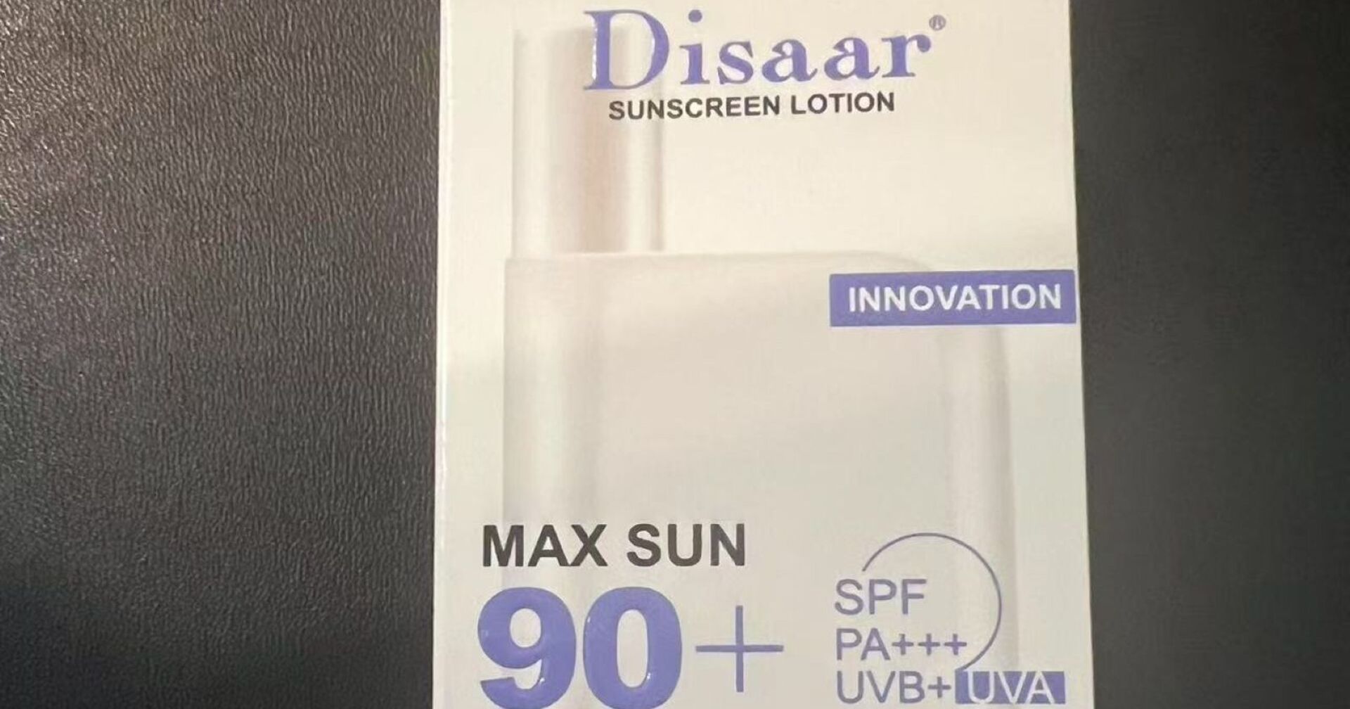 Packung der Disaar 90+ Sonnencreme