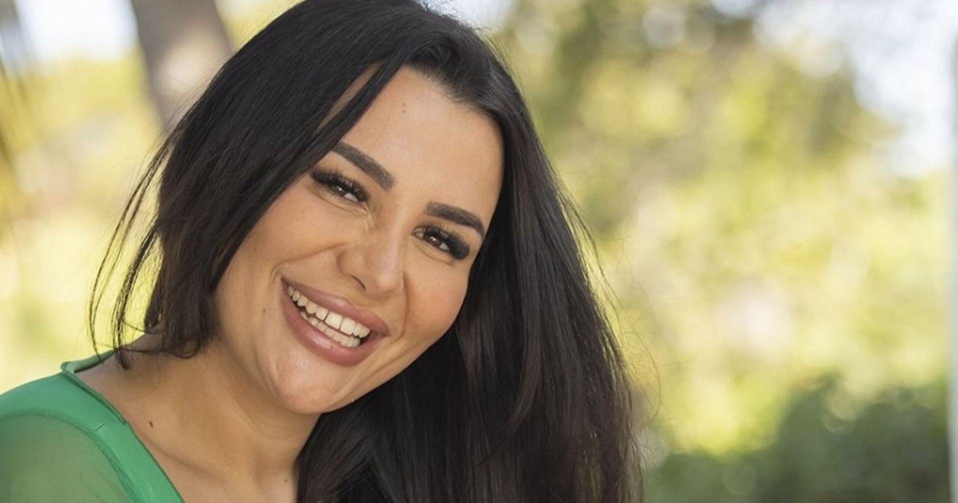 "Ex on the Beach"-Kandidatin Sahel in einem grünen Oberteil