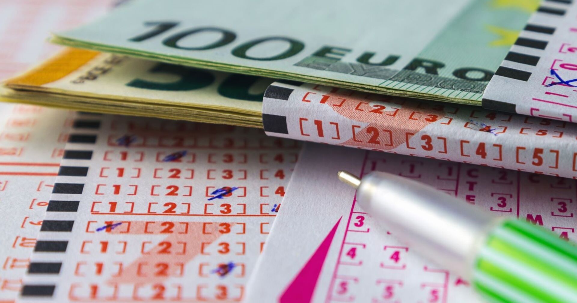 Ein Spieler in Frankreich knackte den EuroMillionen-Jackpot von 250 Millionen Euro.