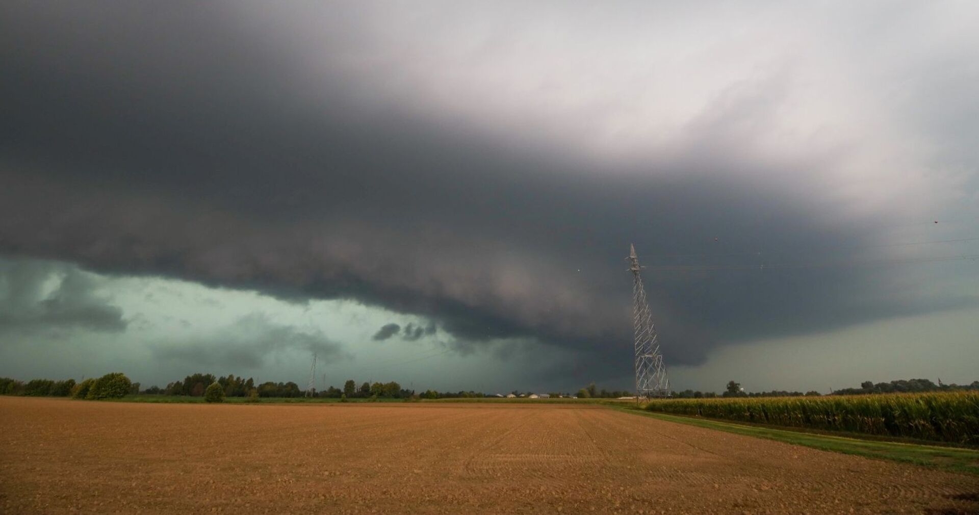 Unwetterfront über Italien.