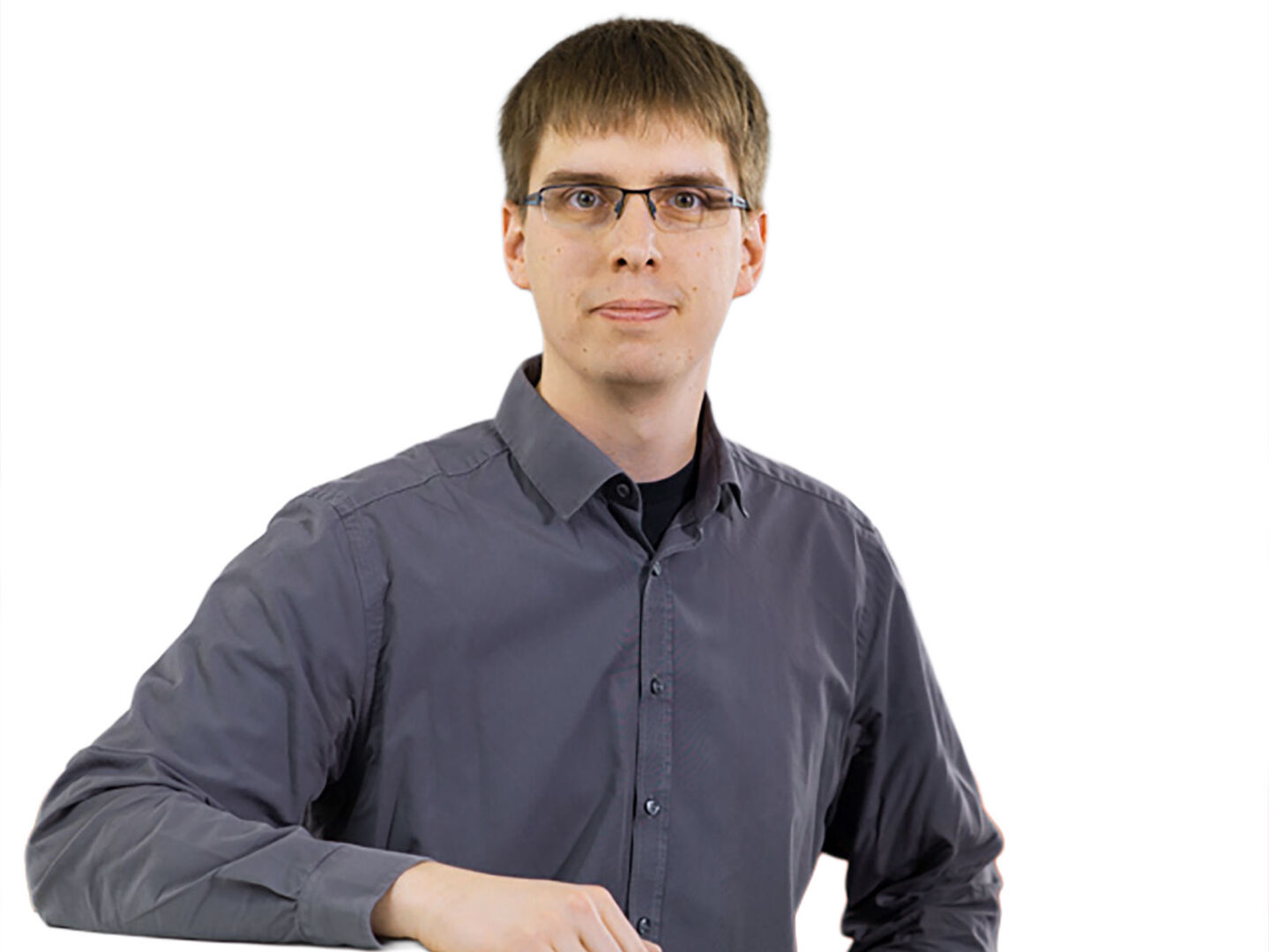 Mann mit dunklen Haaren und Brille | Credit: DIGITAL MILE Linz