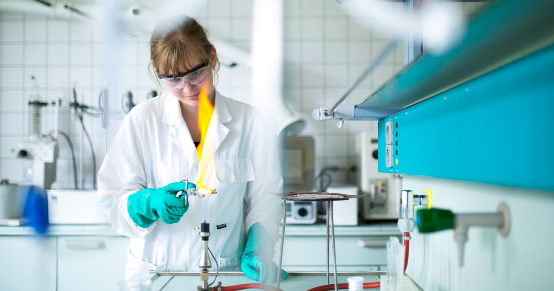 Schülerin im Labor | Credit: Daniela Köppl