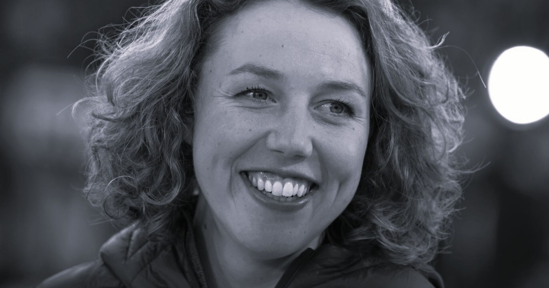 Porträt von Laura Dahlmeier, ehemalige Biathlon-Olympiasiegerin, verunglückt 2025 beim Bergsteigen in Pakistan.