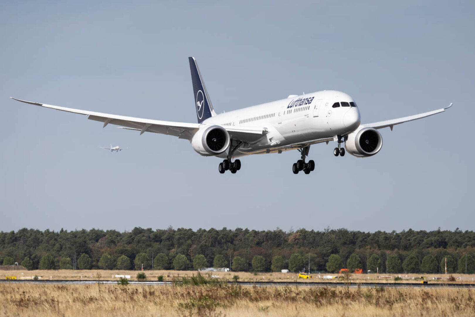 Lufthansa baut bis 2030 rund 20 Prozent der Verwaltungsjobs ab.