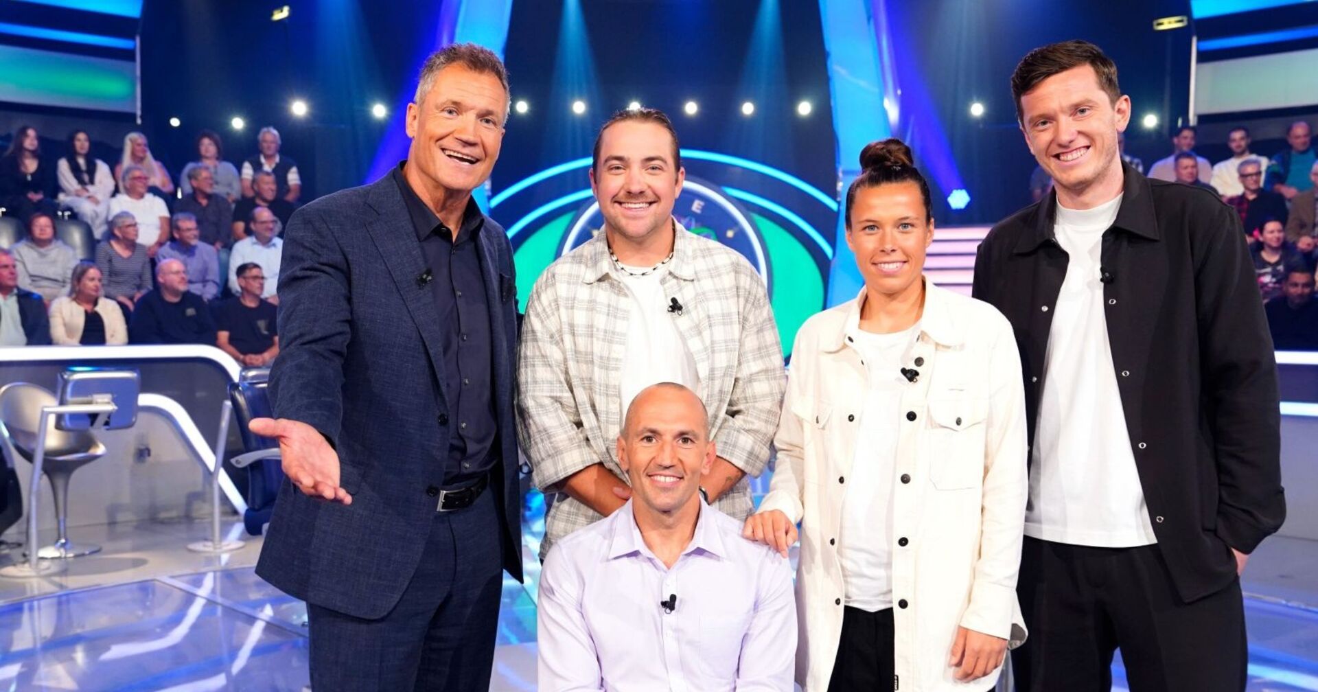 Im Bild: Armin Assinger, Valentin Bontus, Thomas Frühwirth, Nicole Billa, Michael Gregoritsch, am Set der Millionenshow in Köln (Deutschland)