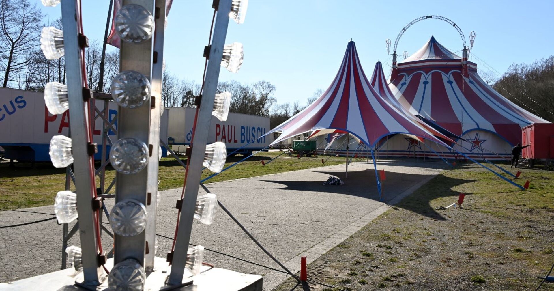 Ein Zirkuszelt von "Circus Paul Busch".