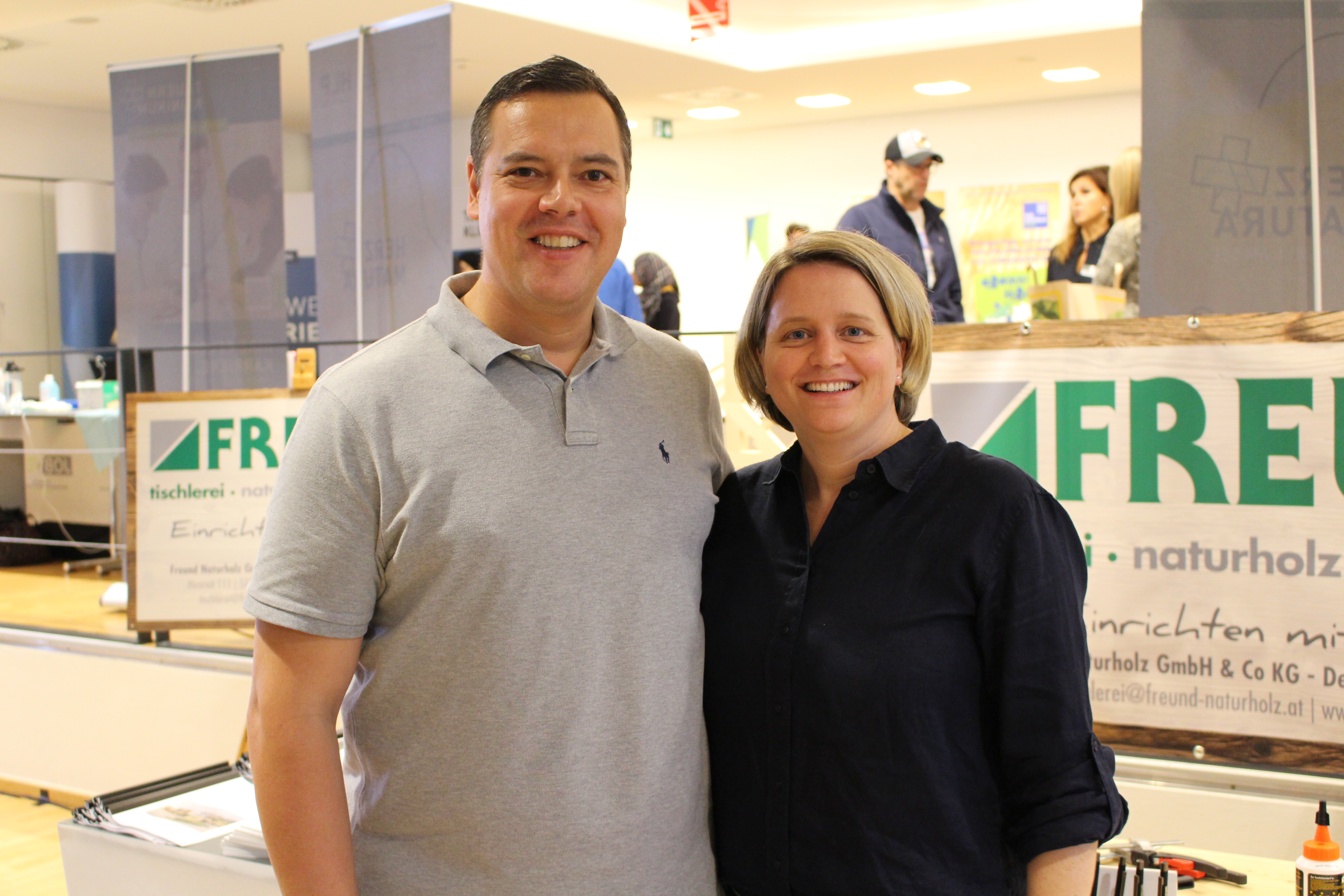 Tischlerei Freund, Leogang: Barbara und Alfred Dum begeisterten mit Einblicken in die Arbeit und Philosophie ihres Familienbetriebes.