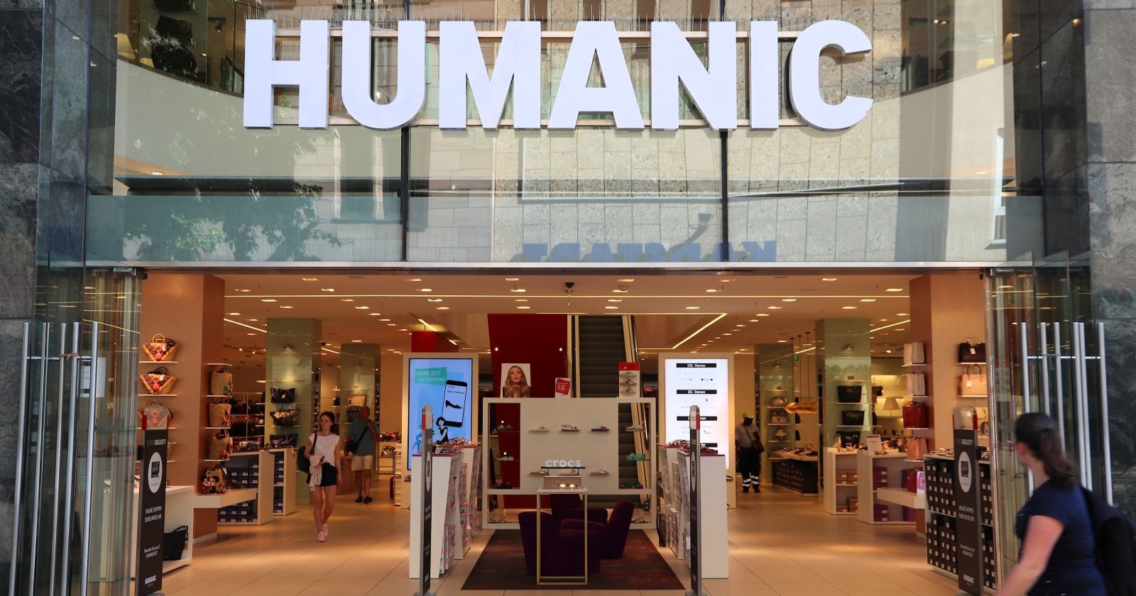 Außenansicht einer Humanic-Filiale in der deutschen Stadt Nürnberg