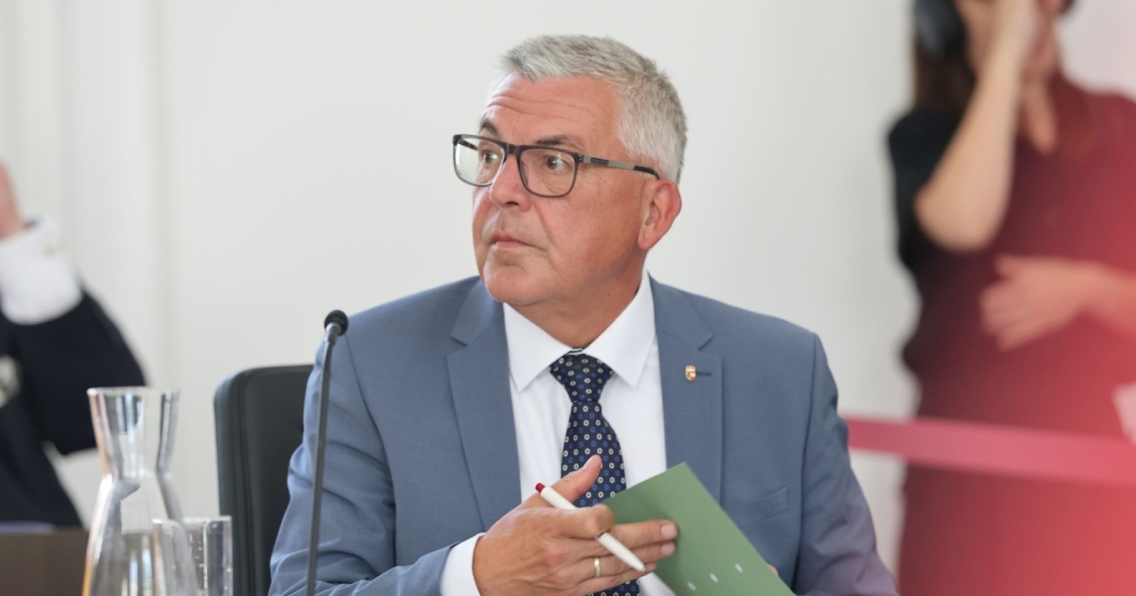 Der 60-Jährige wird aktuell auf der Intensivstation behandelt.