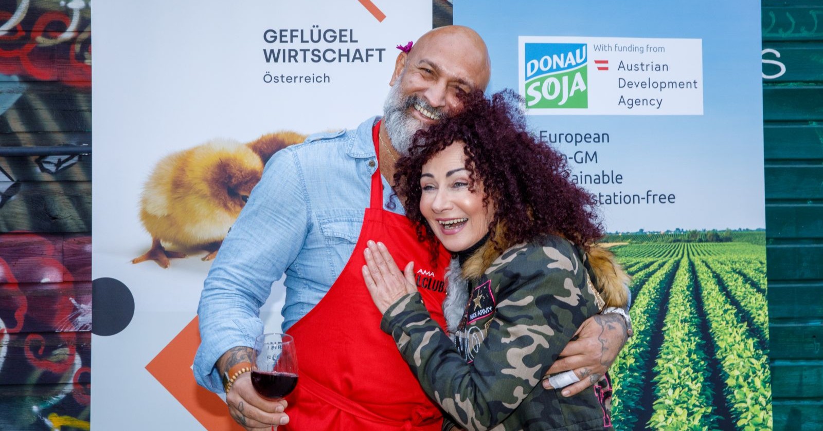 "Mausi" Lugner und Begleitung