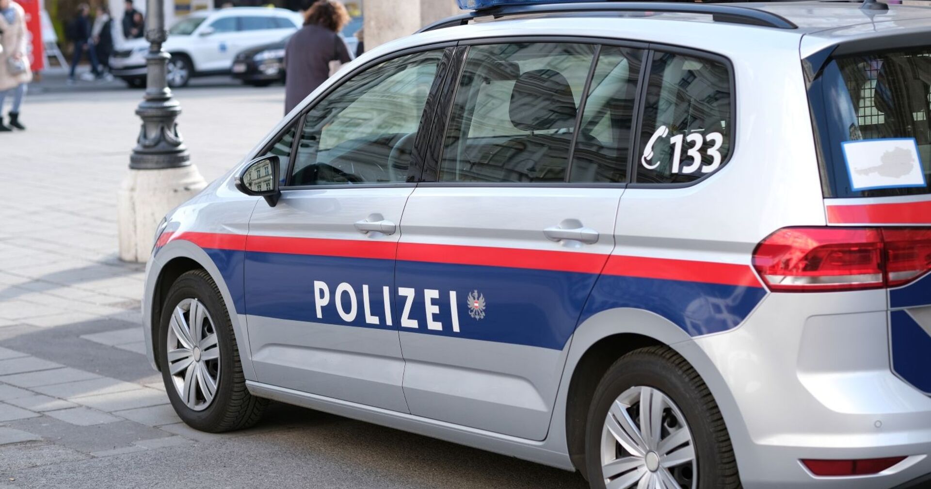 Wien, Österreich. 20. Februar 2019. Nahaufnahme des österreichischen Polizeiautos auf der Wiener Straße