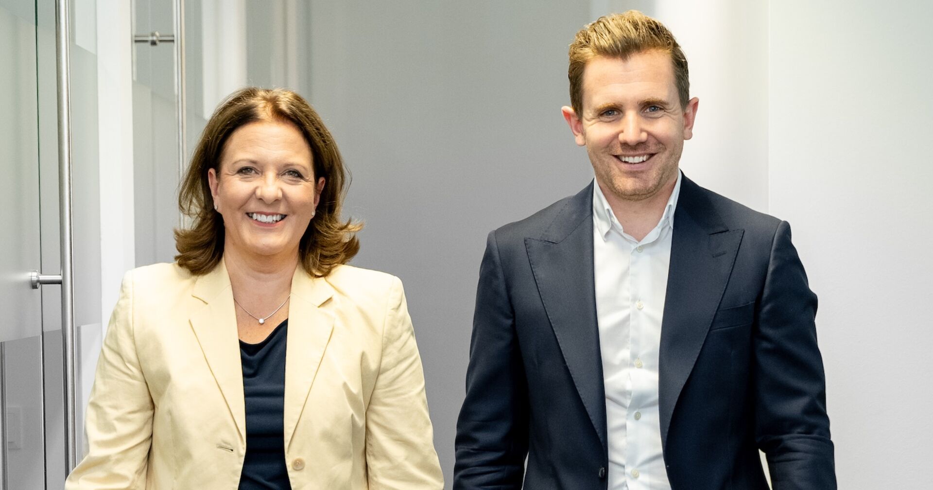 Petra Rauscher und Florian Zellmann im Bankgebäude