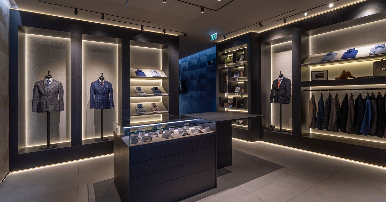 Geschäft für Herrenausstattung von innen | Credit: Finleys Tailoring Club