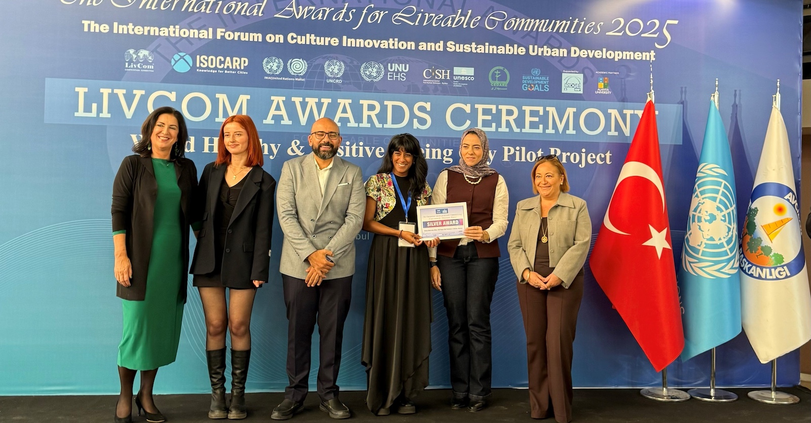 Gruppenbild auf Bühne