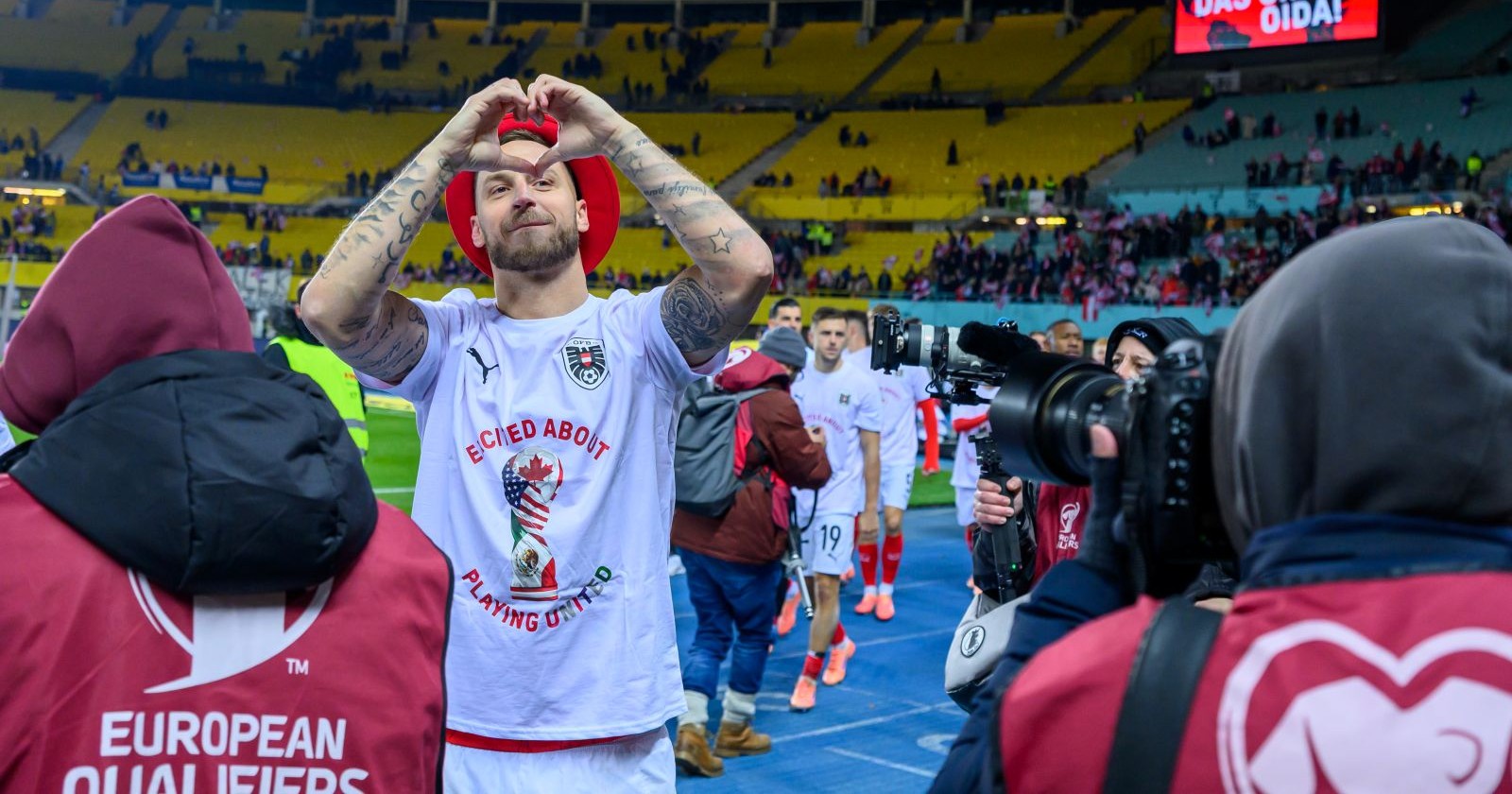 Marko Arnautovic feiert nach dem Sieg in der Gruppe für die WM-Endrunde am Dienstag, 18. November 2025 anl. der WM-Qualifikation zwischen Österreich - Bosnien-Herzegowina in Wien