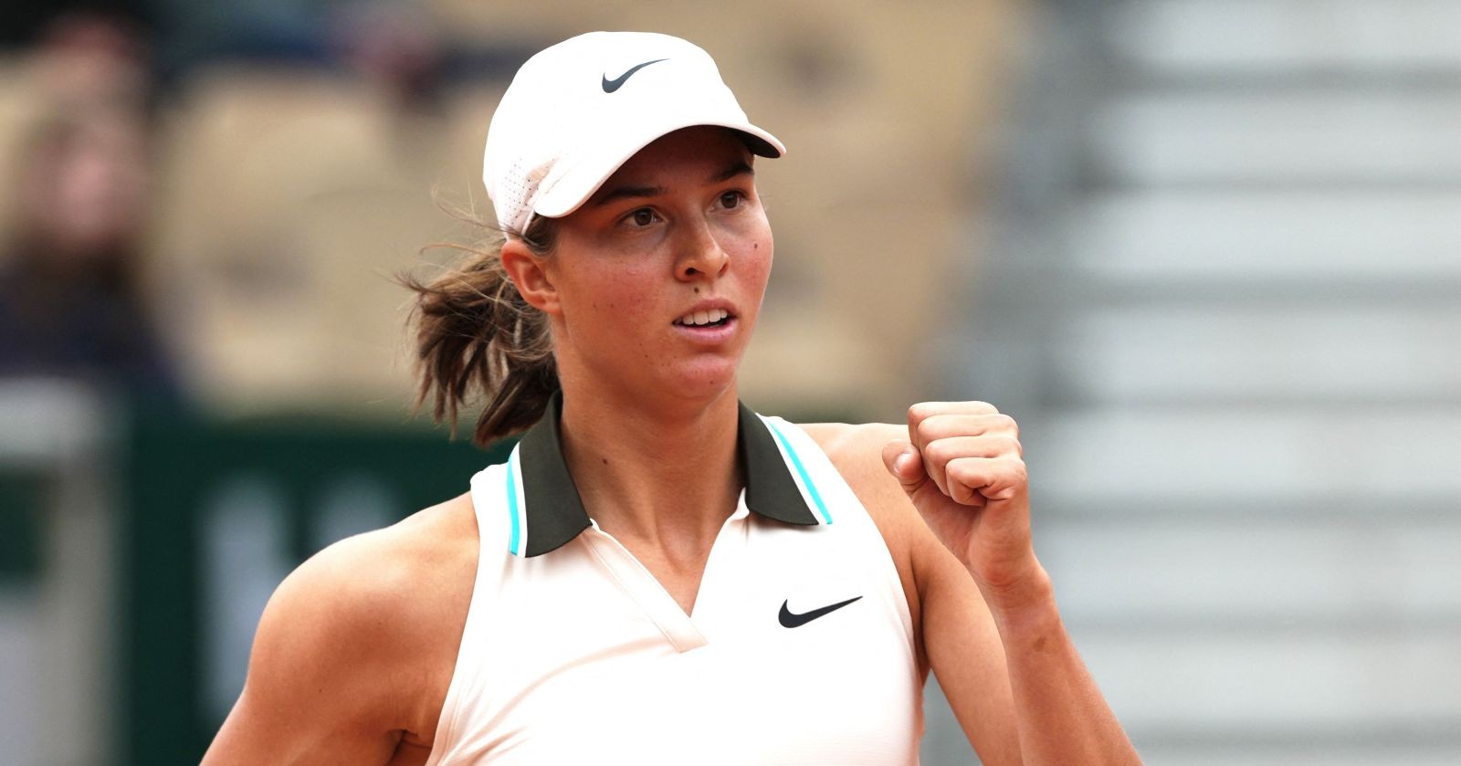 Lilli Tagger auf dem Tennisplatz.
