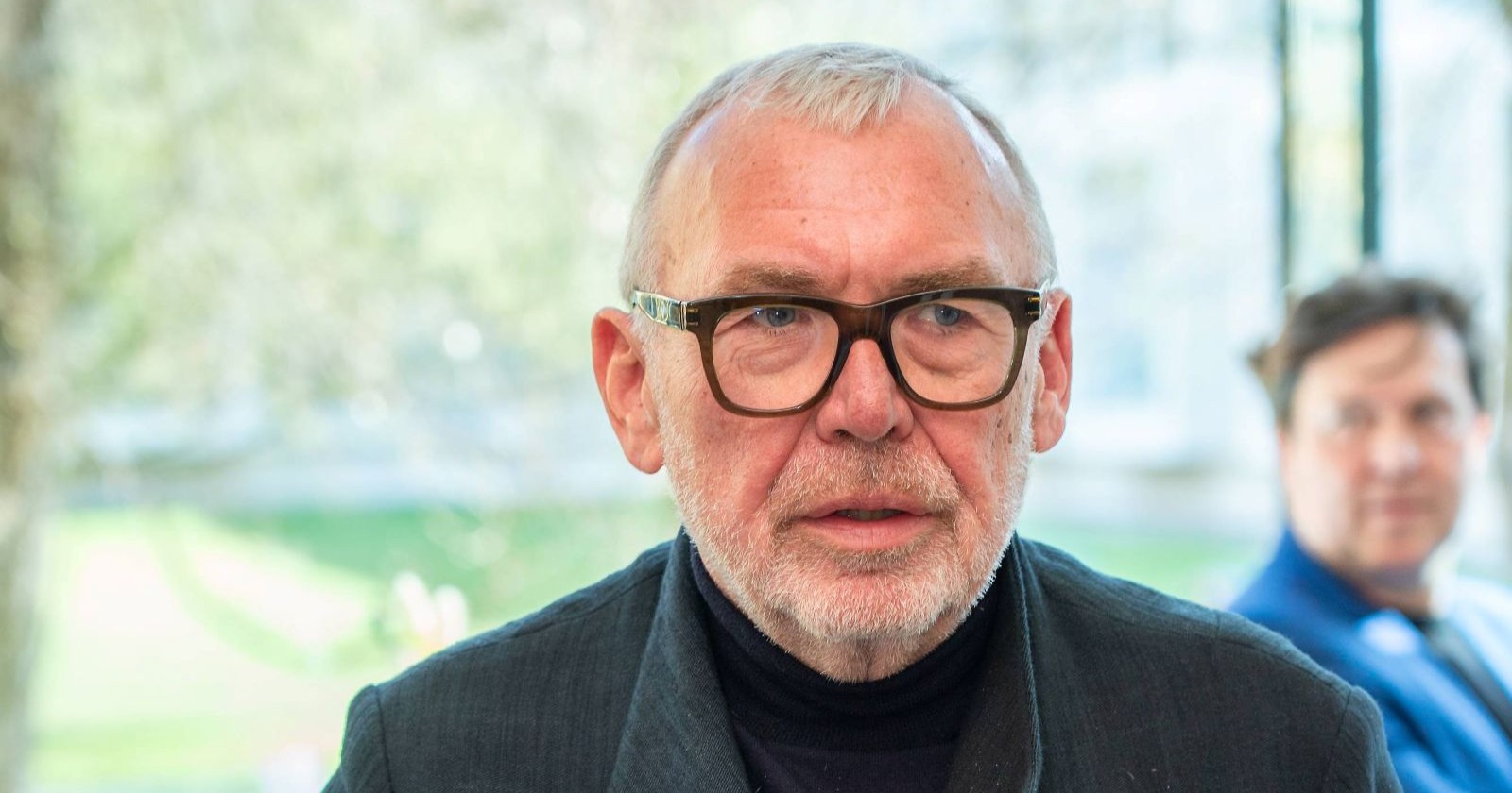 Alfred Gusenbauer bei einem öffentlichen Auftritt, im Mittelpunkt der aktuellen Ermittlungen rund um die Signa-Kapitalerhöhung.