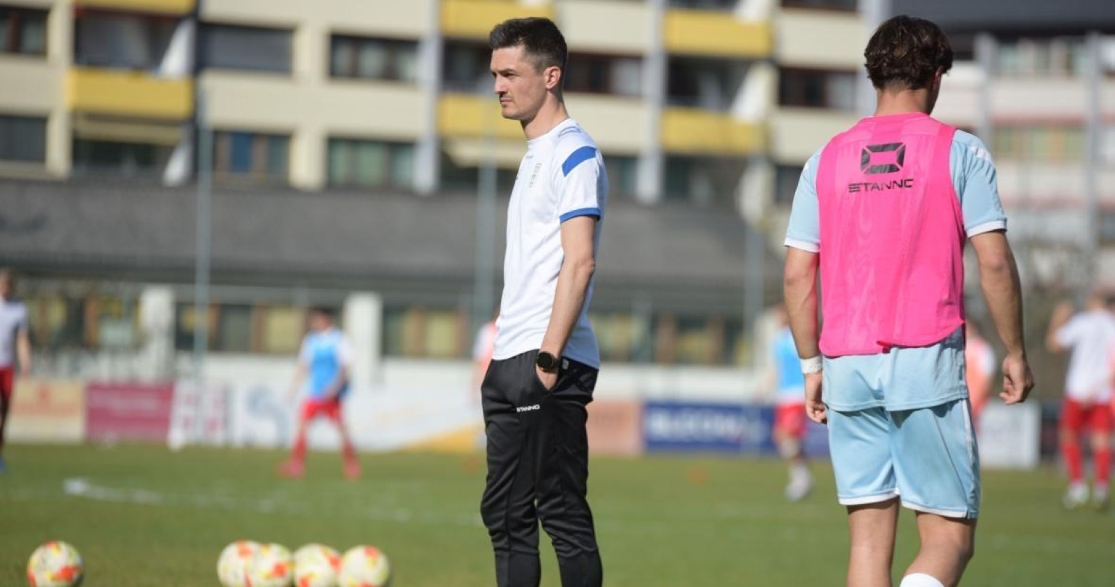 Der Trainer bestätigt laufende Gespräche mit mehreren Vereinen.