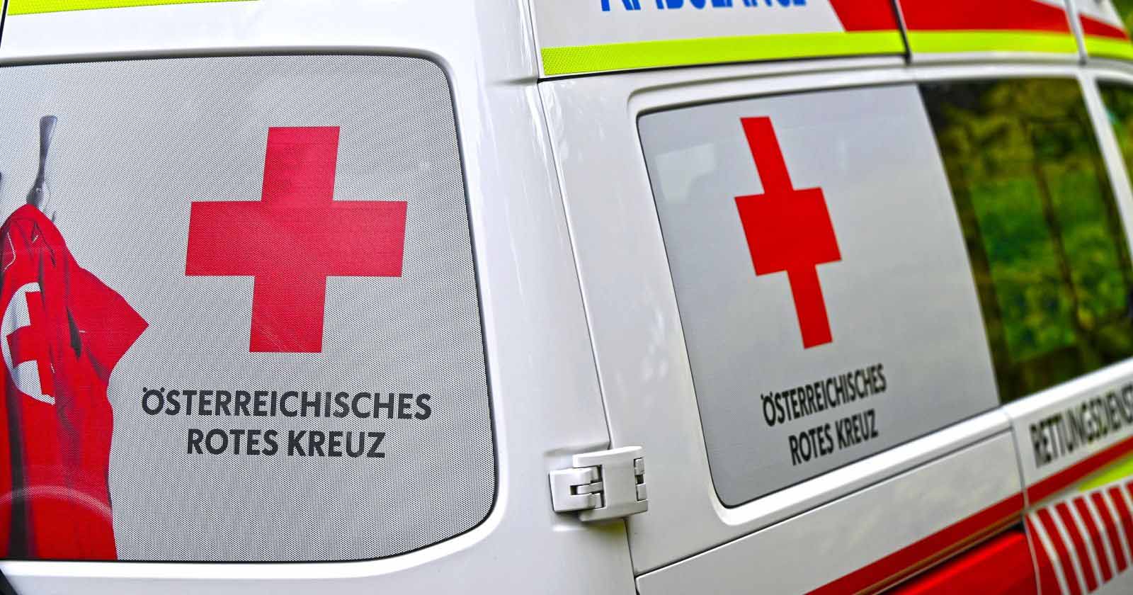Einsatzfahrzeug des Roten Kreuzes