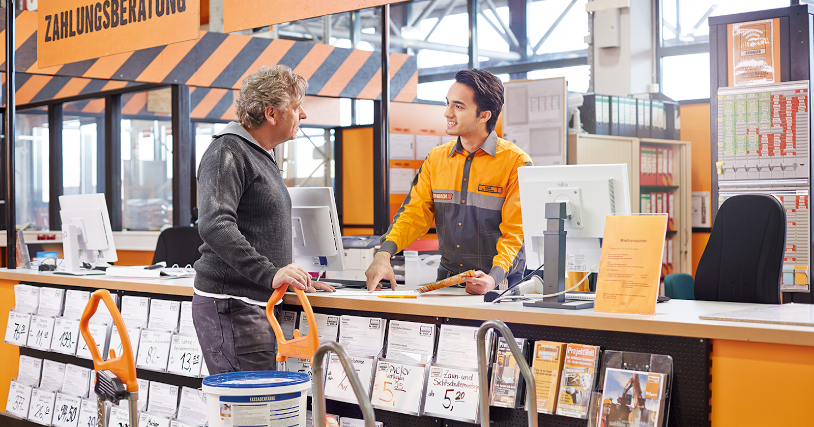 Blick in einen Hornbach Baumarkt