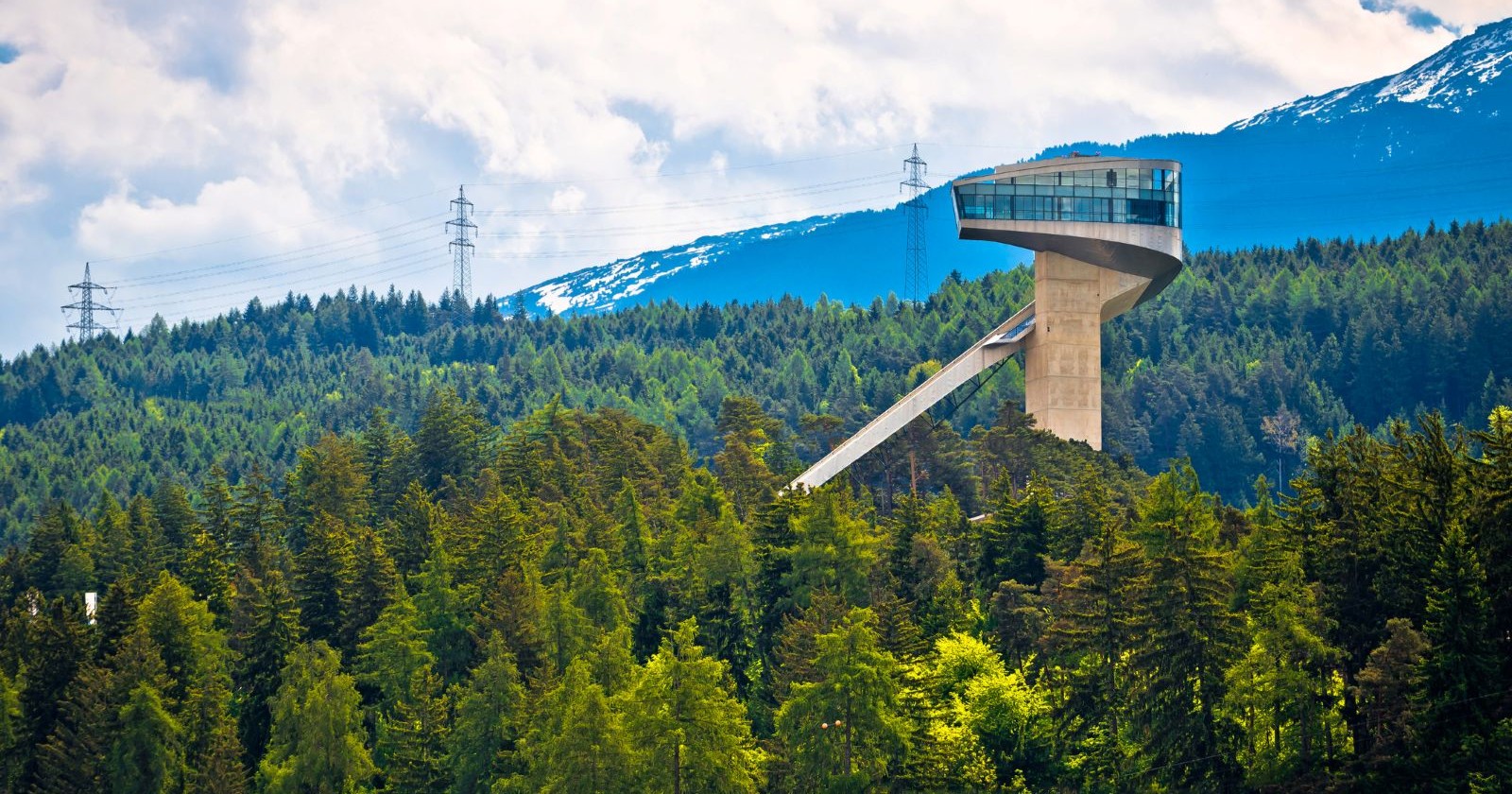 Panoramaansicht der Bergiselschanze in Innsbruck