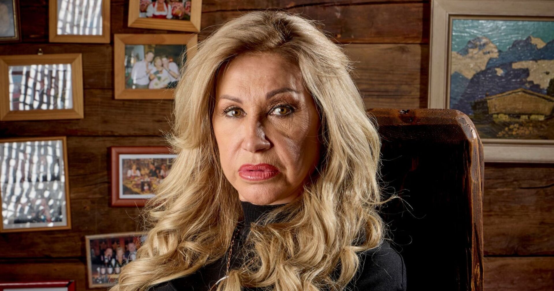 Carmen Geiss mit ernstem Gesichtsausdruck/Carmen Geiss kritisiert Bushido