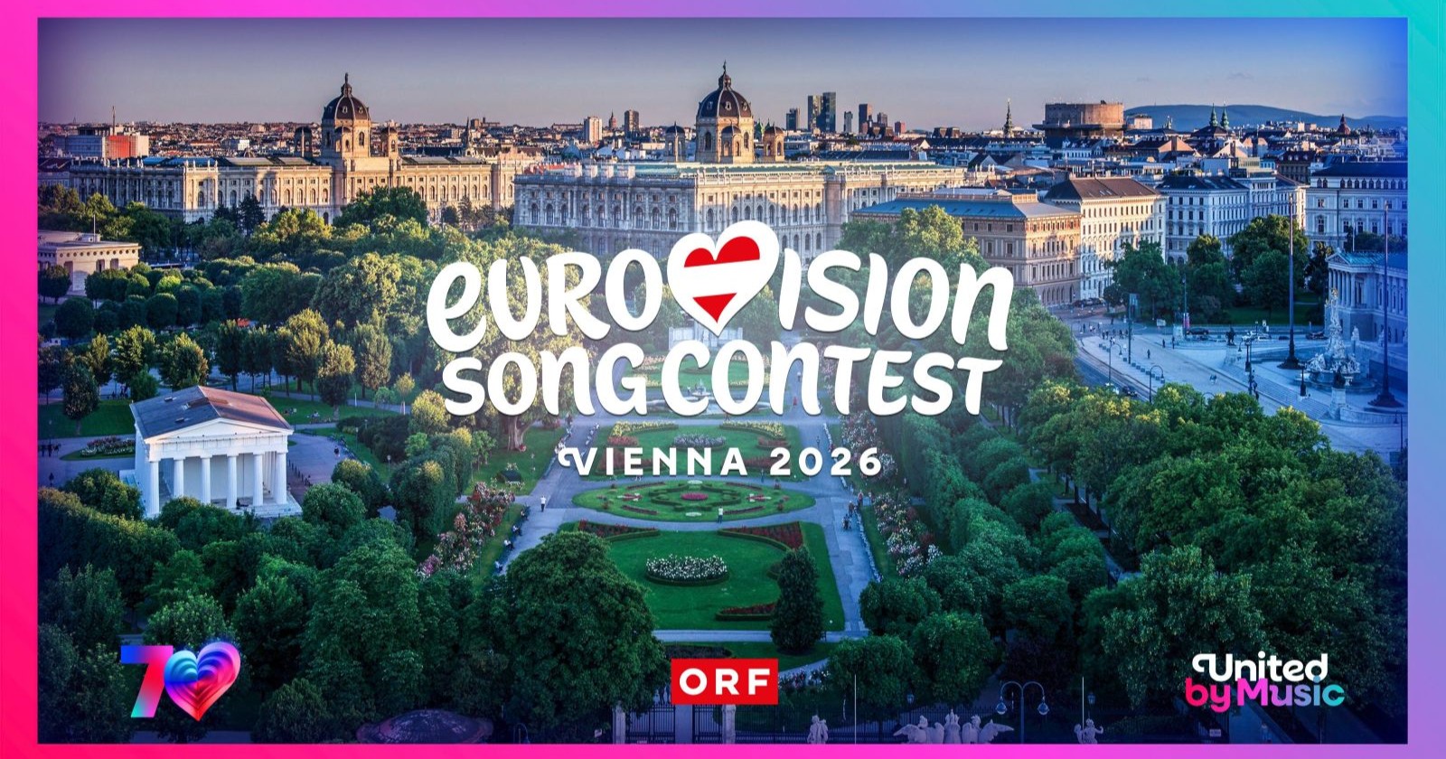 Alttext: Logo des Eurovision Song Contest 2026 vor der Wiener Innenstadt mit Volksgarten und Museen, offizielles ORF-Design mit dem Slogan „United by Music“.